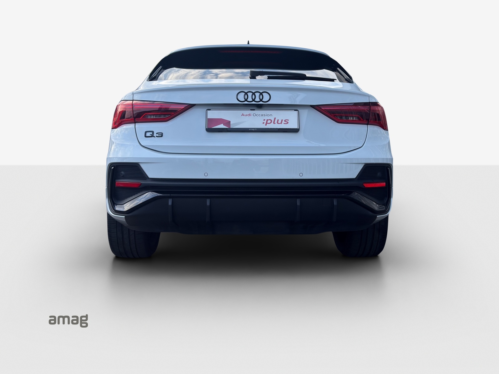 AUDI Q3 Sportback 45 TFSI e S line Attraction S-tronic-image-4
