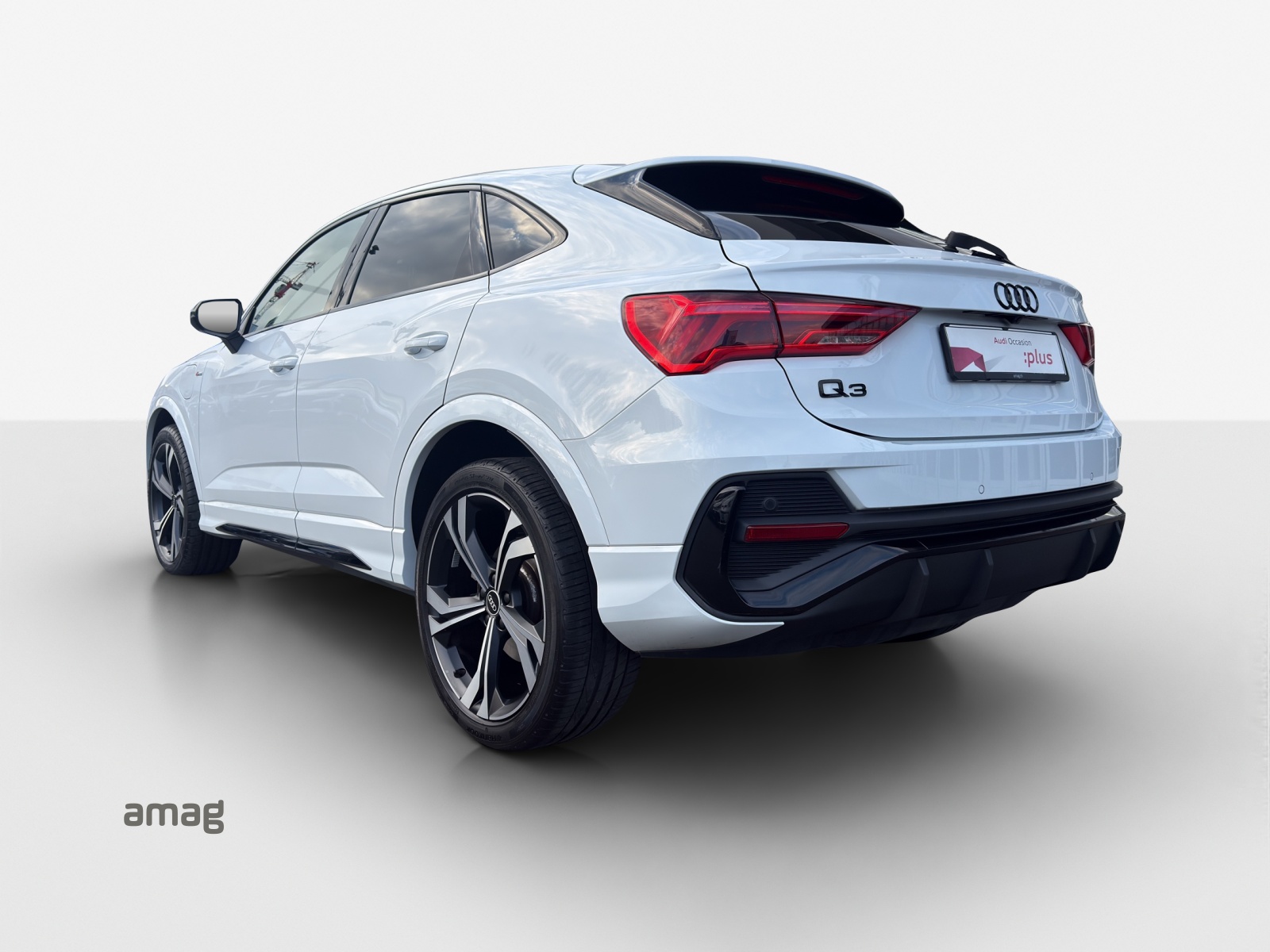 AUDI Q3 Sportback 45 TFSI e S line Attraction S-tronic-image-2
