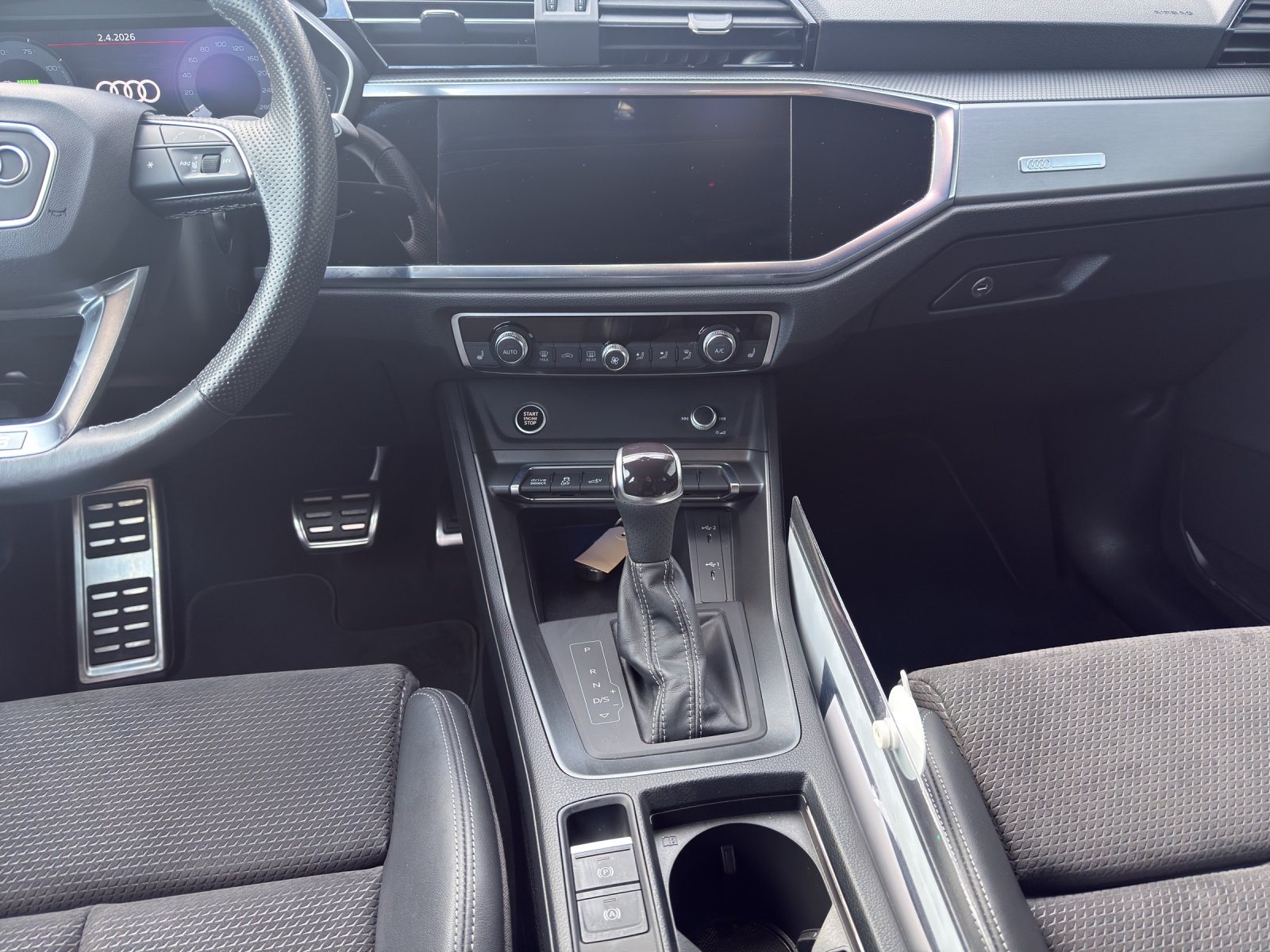 AUDI Q3 Sportback 45 TFSI e S line Attraction S-tronic-image-11