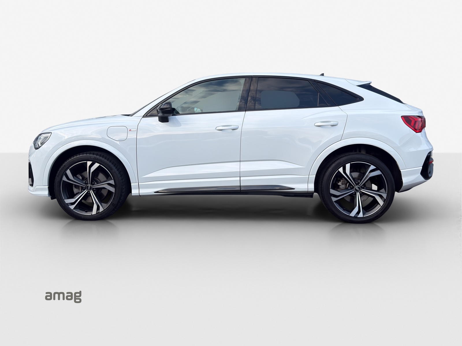 AUDI Q3 Sportback 45 TFSI e S line Attraction S-tronic-image-1