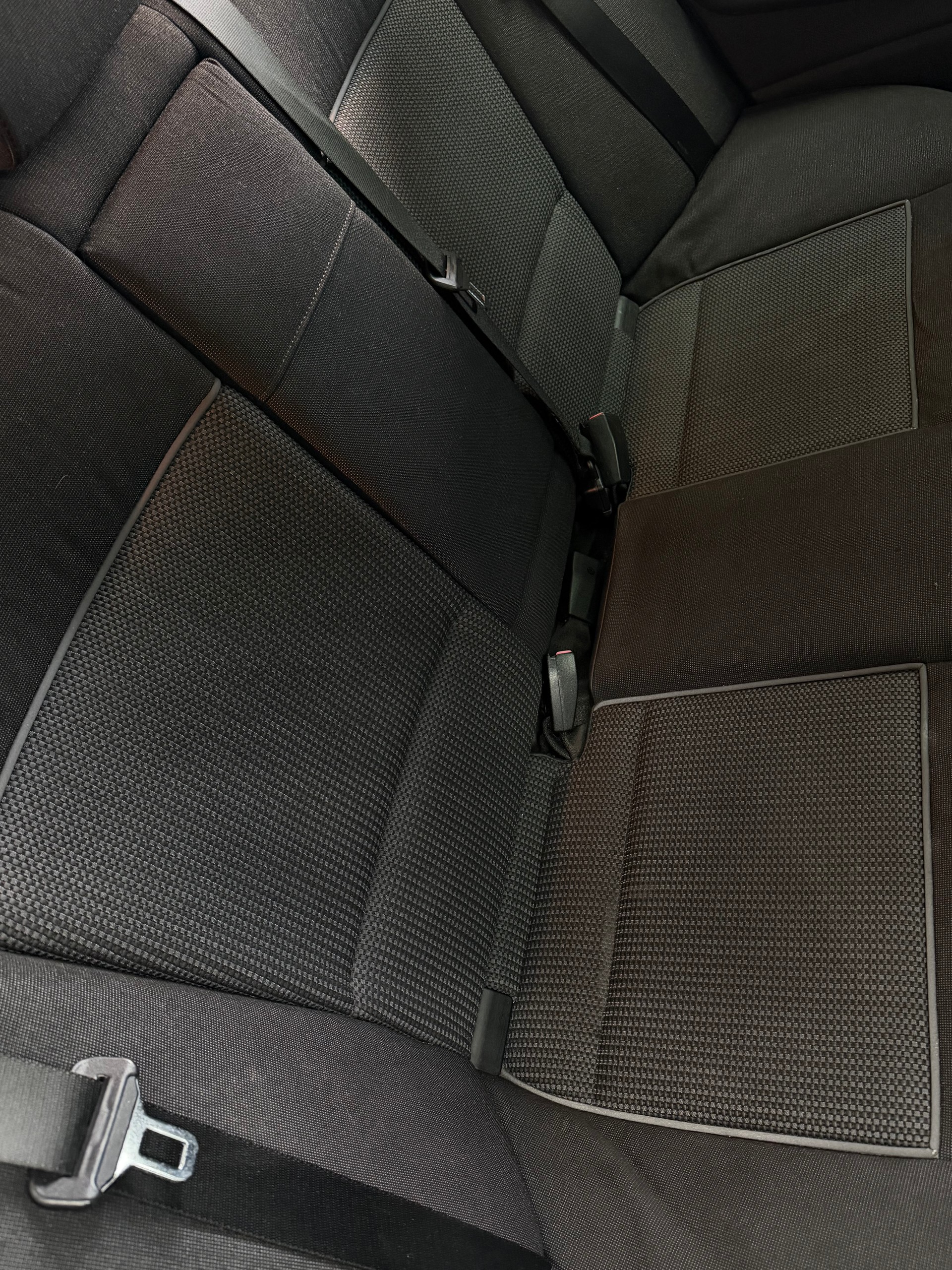 BMW 330xi-image-5