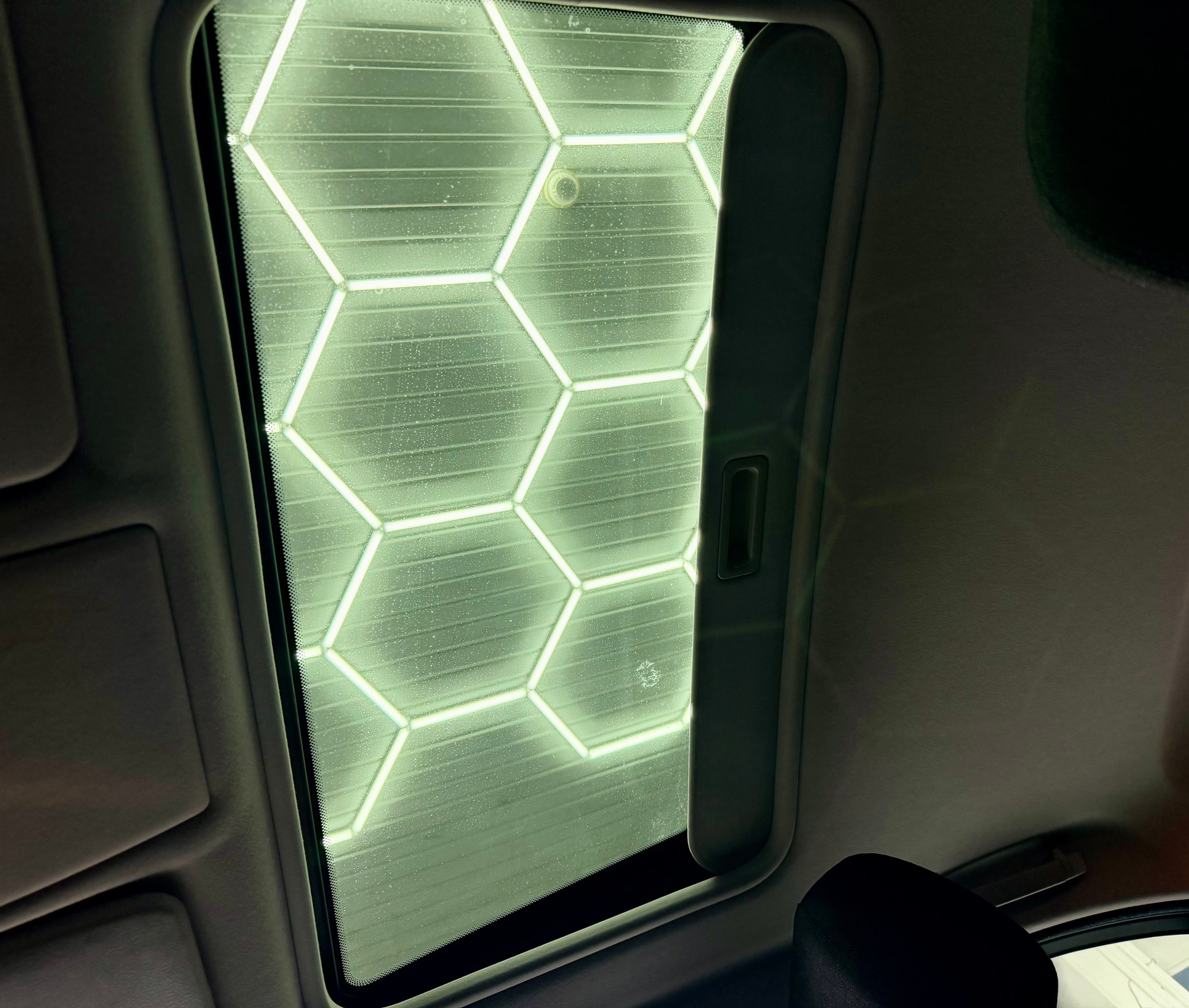 BMW 330xi-image-6