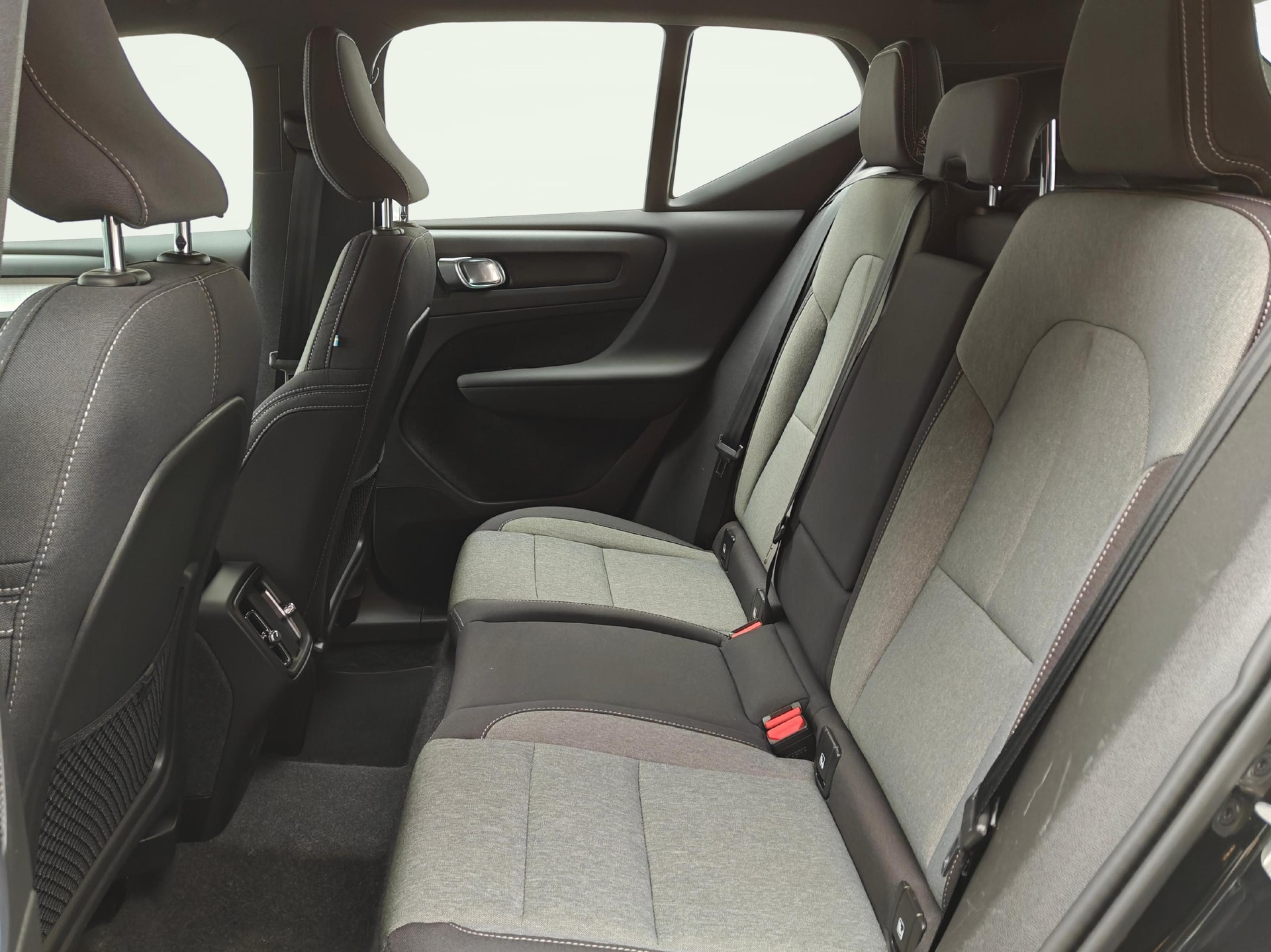 VOLVO XC40 2.0 B3 MH Core-image-10