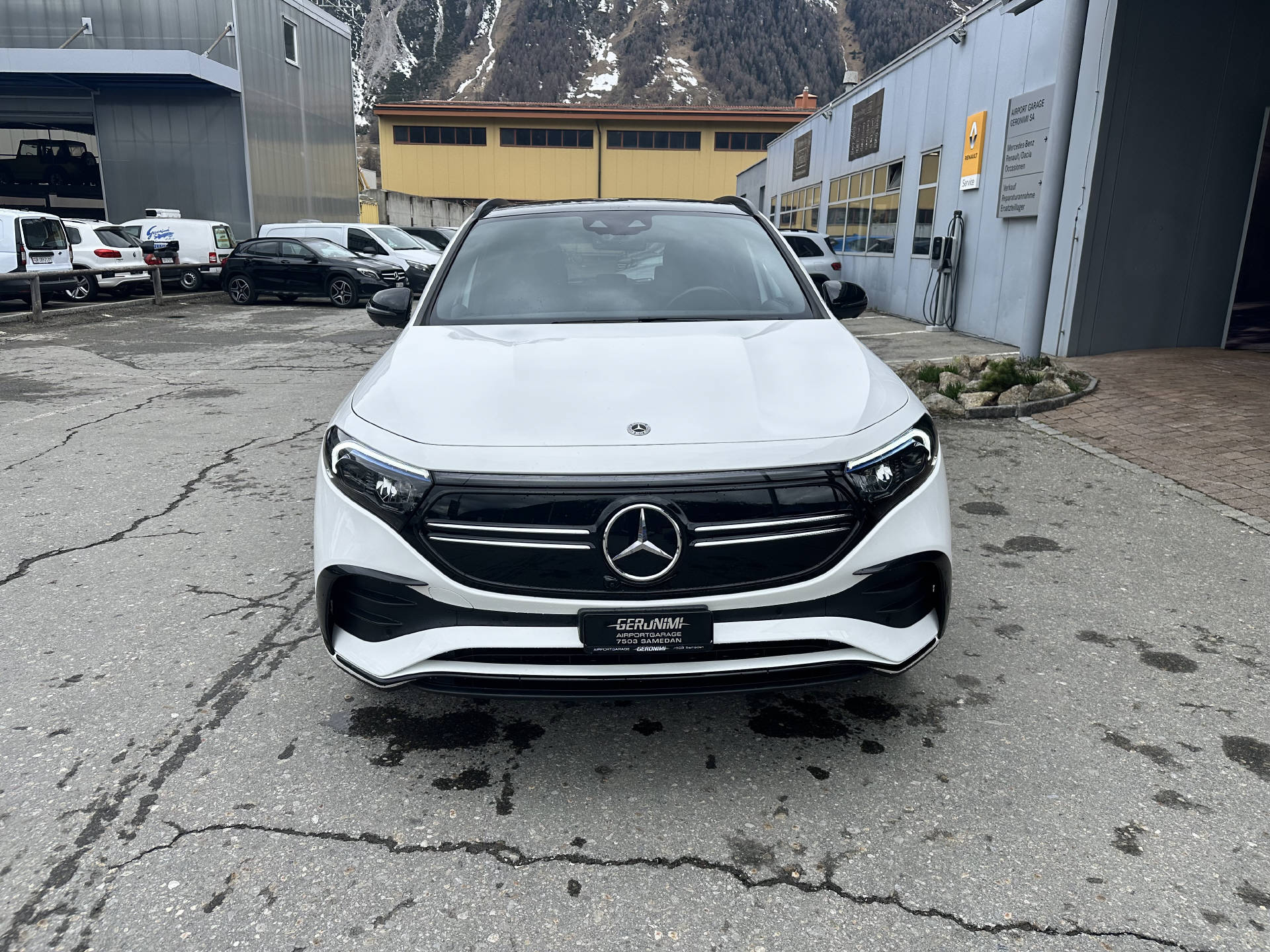 MERCEDES-BENZ EQA 350 Swiss Star AMG Line 4matic-image-4