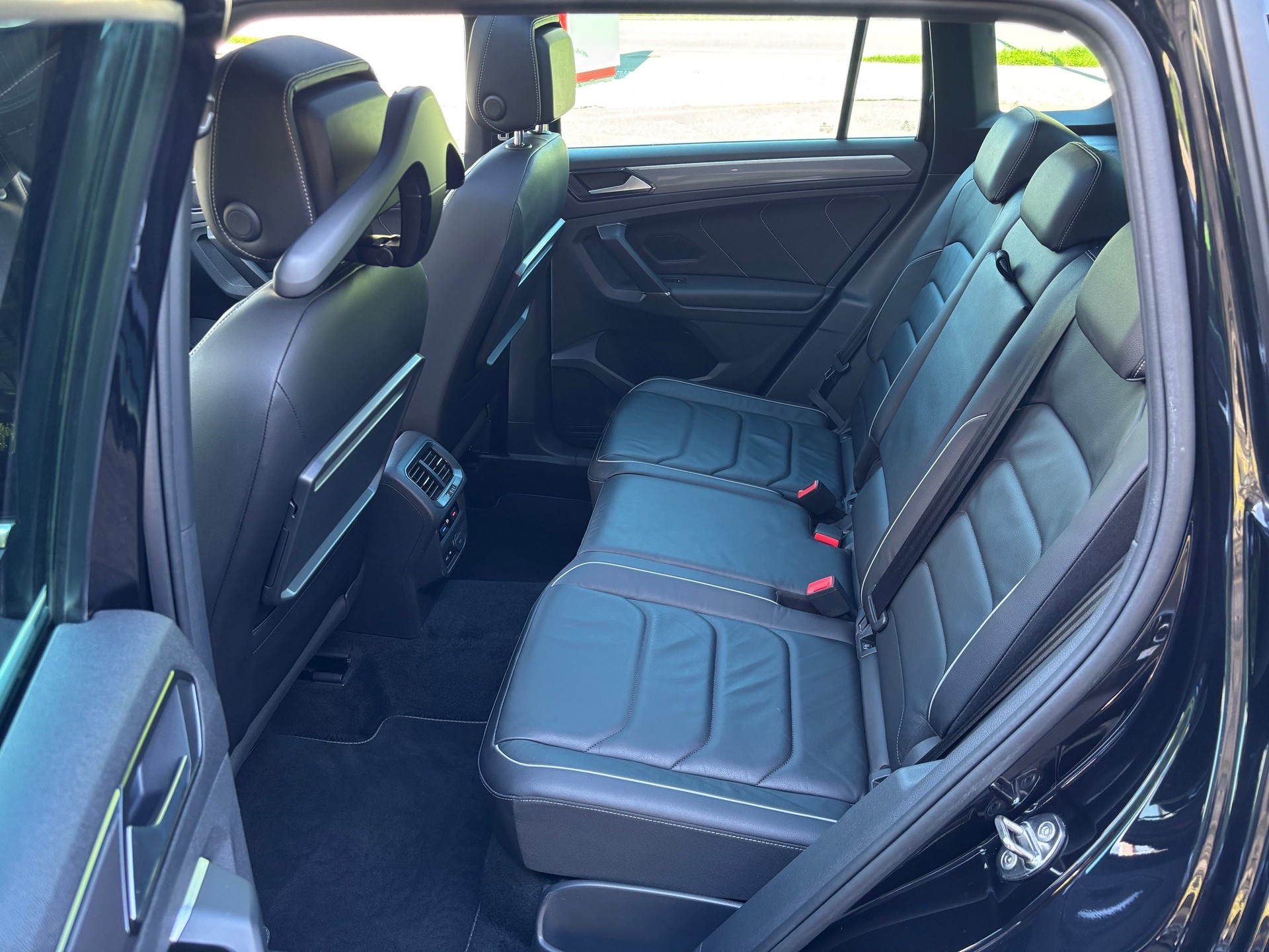 VW Tiguan 2.0TDI DSG R-Line 4Motion-image-13
