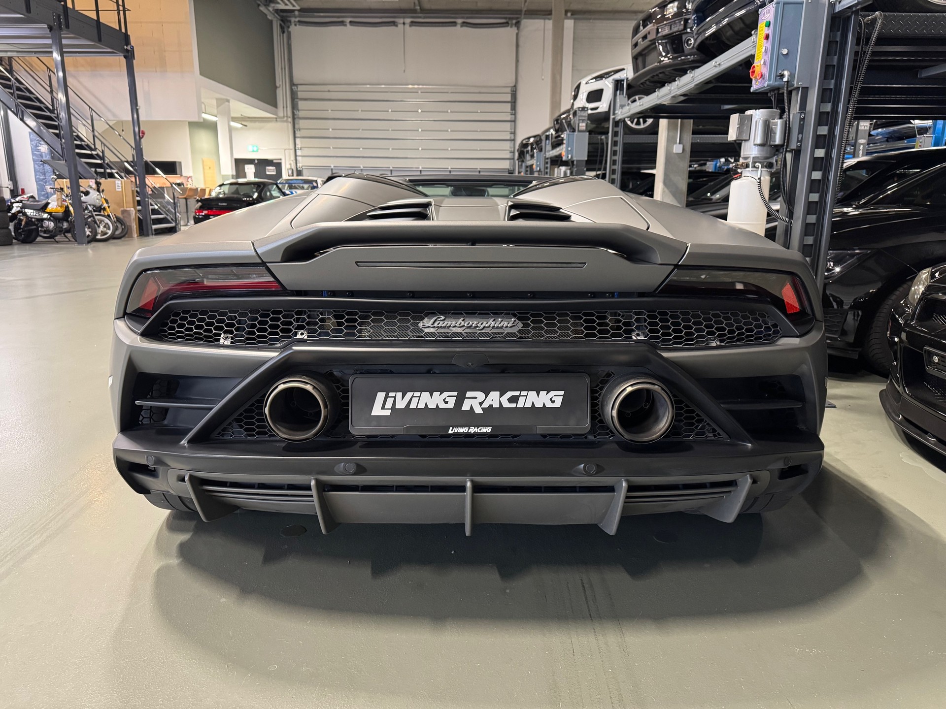 LAMBORGHINI Huracan EVO Spyder DCT *Akrapovic+garantie 03.29!*-image-4