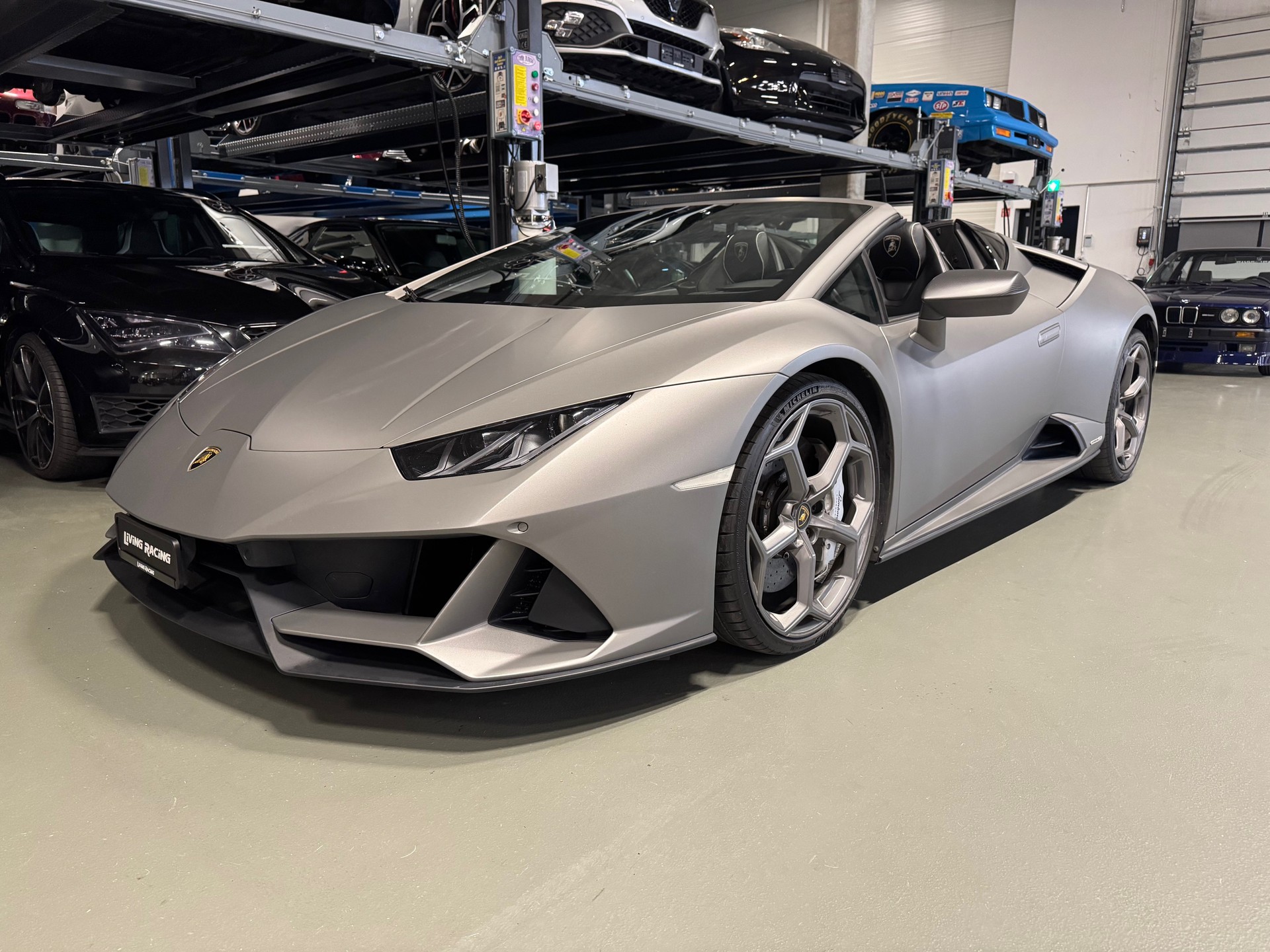 LAMBORGHINI Huracan EVO Spyder DCT *Akrapovic+garantie 03.29!*-image-2