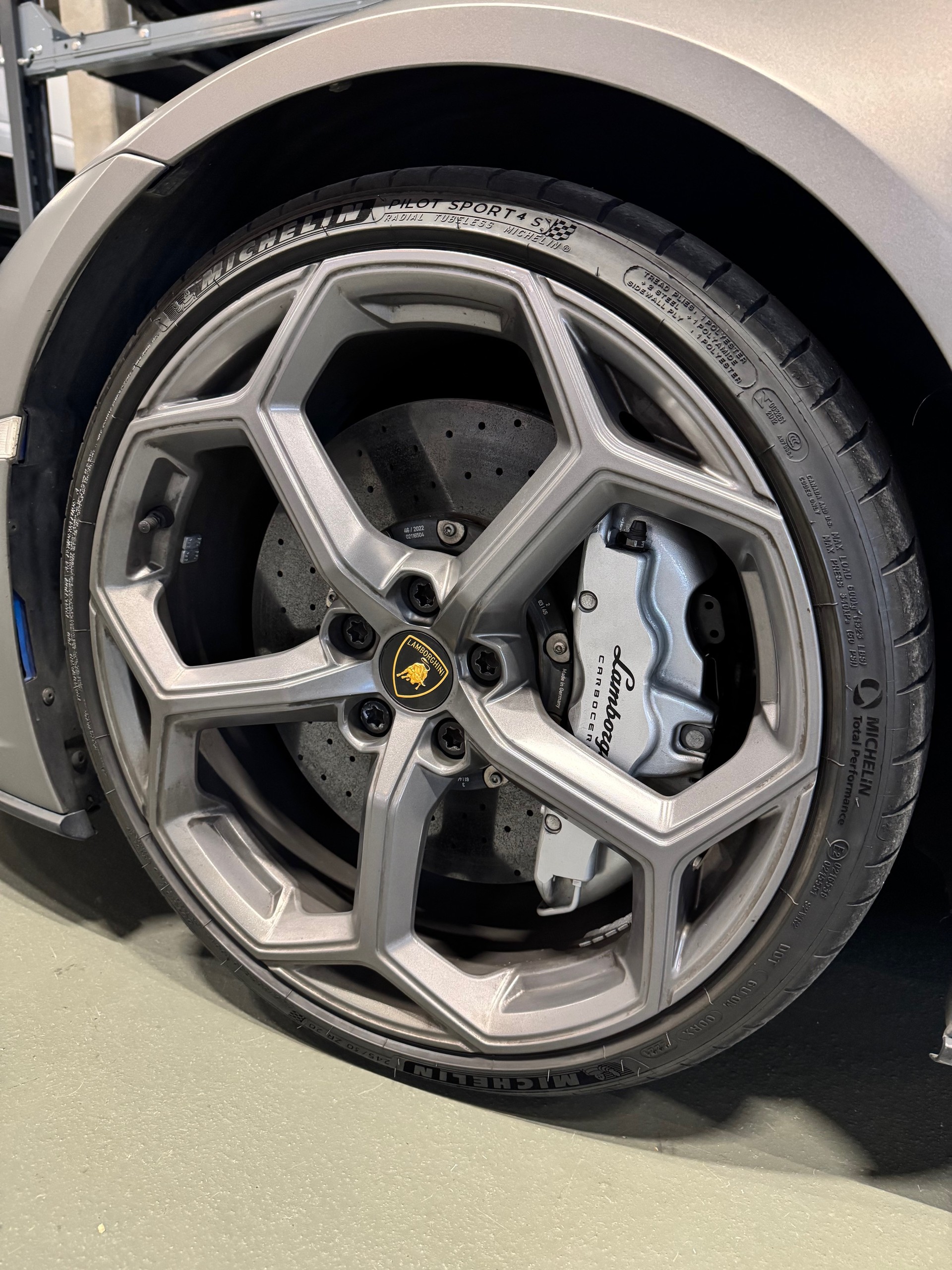LAMBORGHINI Huracan EVO Spyder DCT *Akrapovic+garantie 03.29!*-image-15