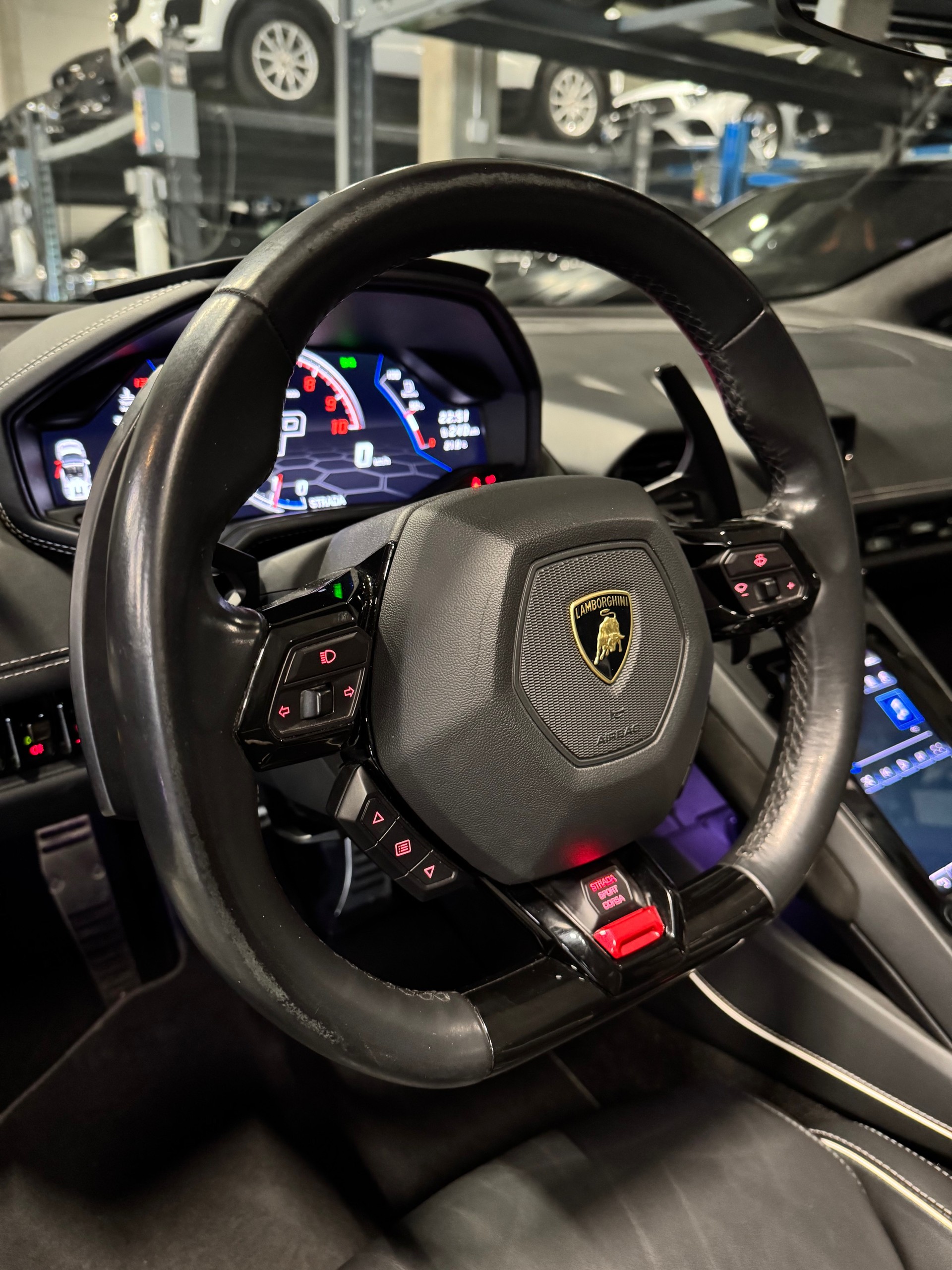 LAMBORGHINI Huracan EVO Spyder DCT *Akrapovic+garantie 03.29!*-image-8