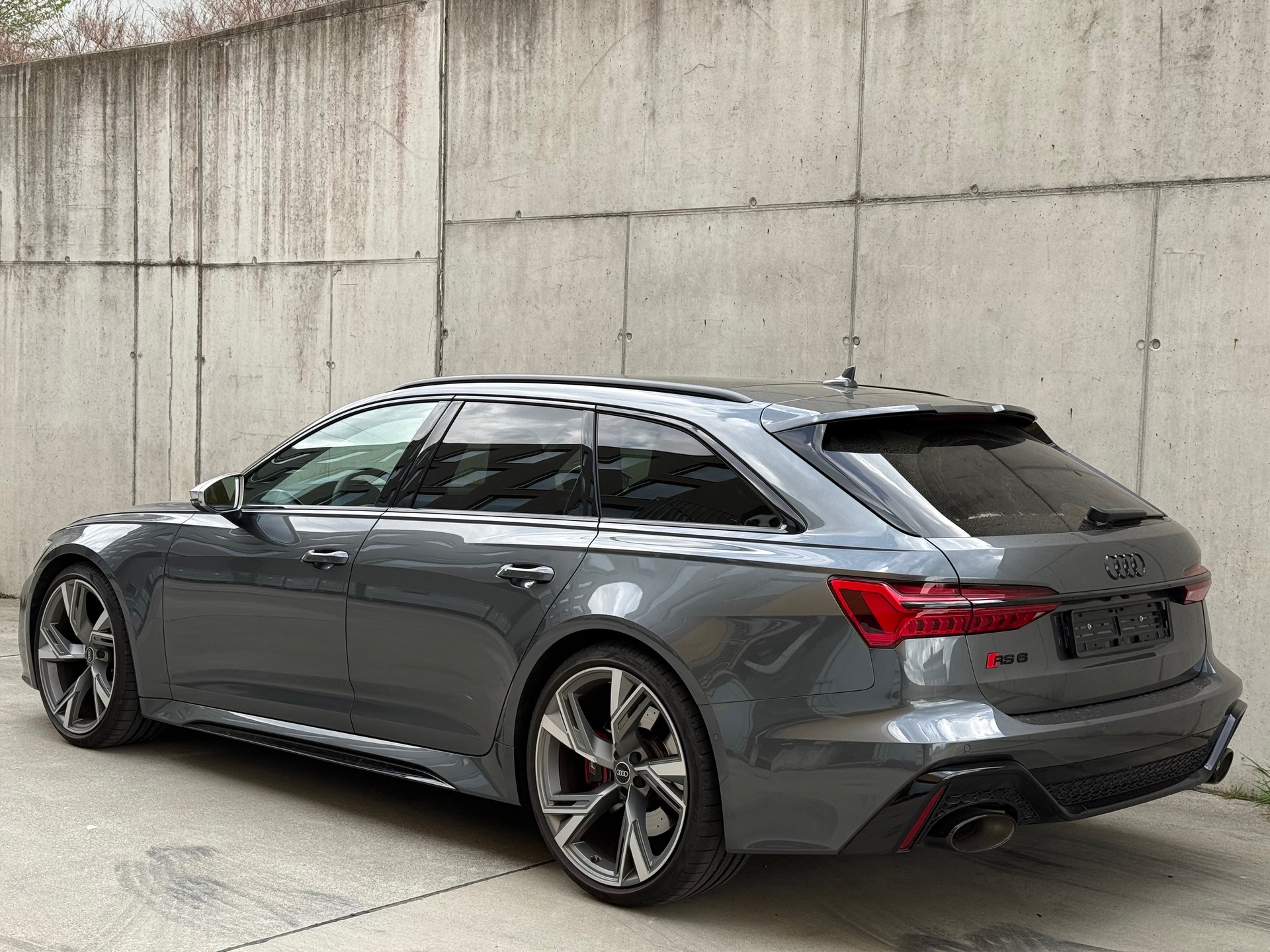 AUDI RS6 Avant 4.0 TFSI V8 quattro-showroom-element-3