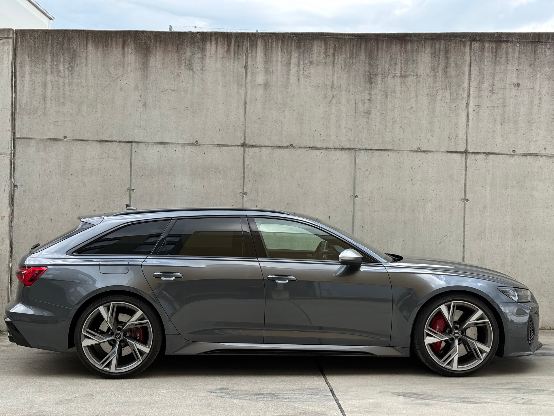 AUDI RS6 Avant 4.0 TFSI V8 quattro-image-5