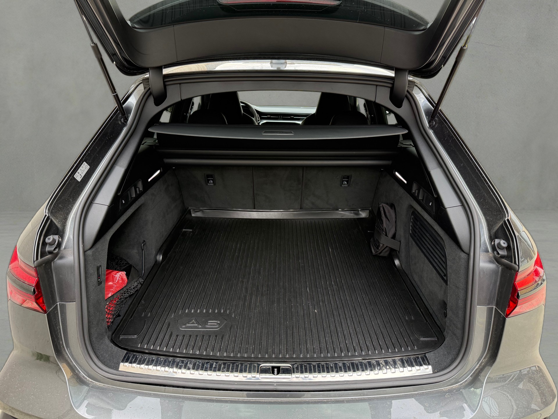 AUDI RS6 Avant 4.0 TFSI V8 quattro-image-13