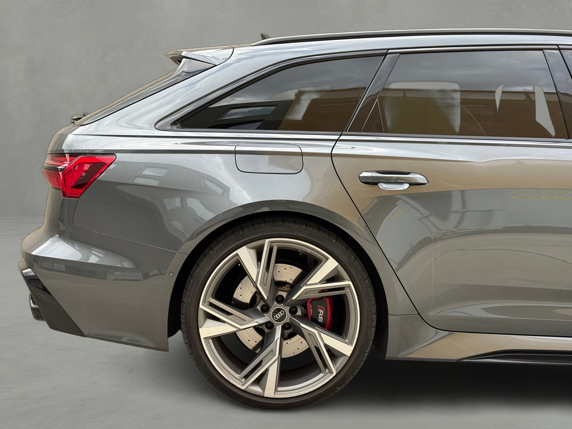 AUDI RS6 Avant 4.0 TFSI V8 quattro-image-9