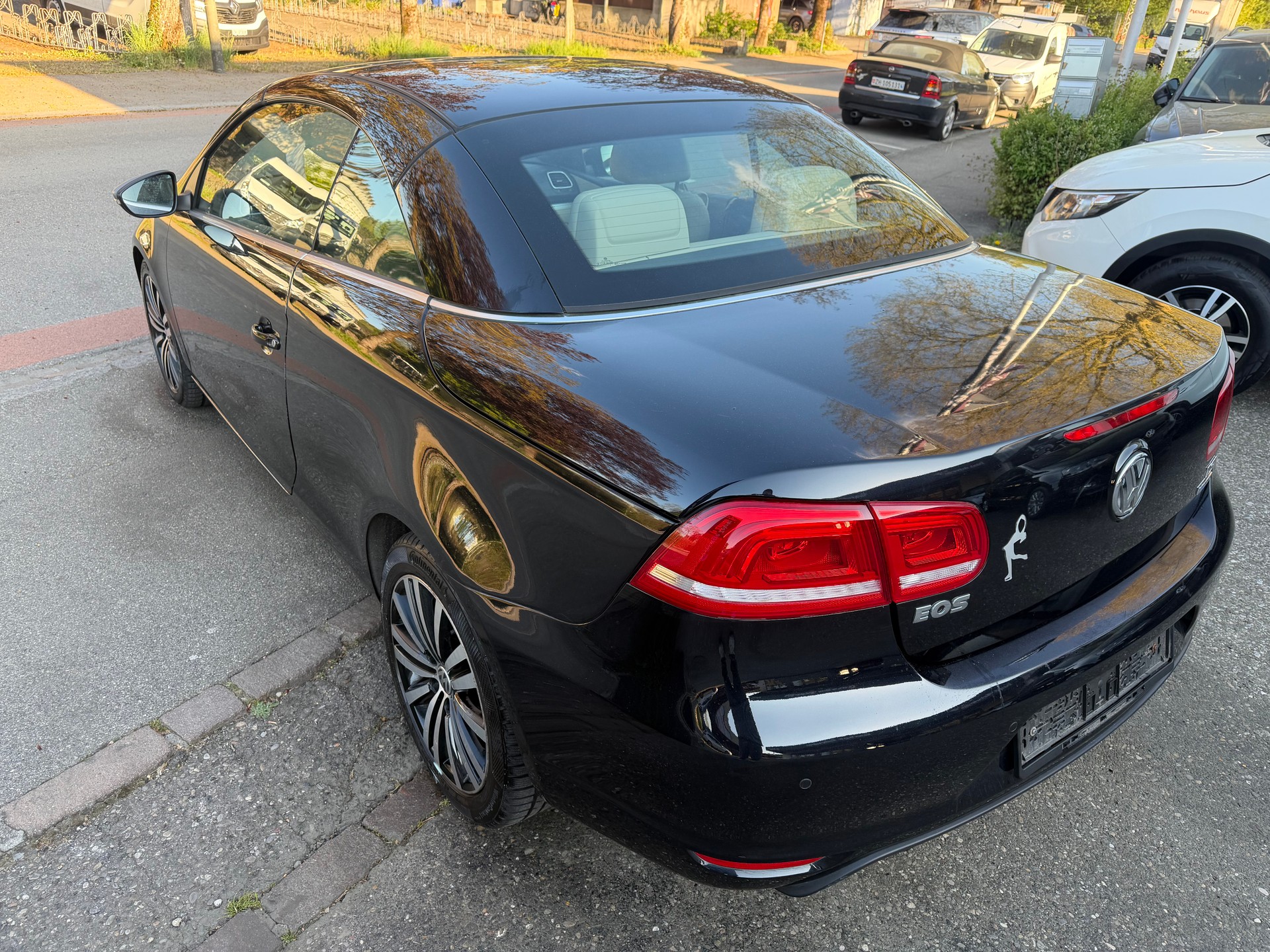 VW Eos 1.4 TSI BlueMotion Technology-image-5