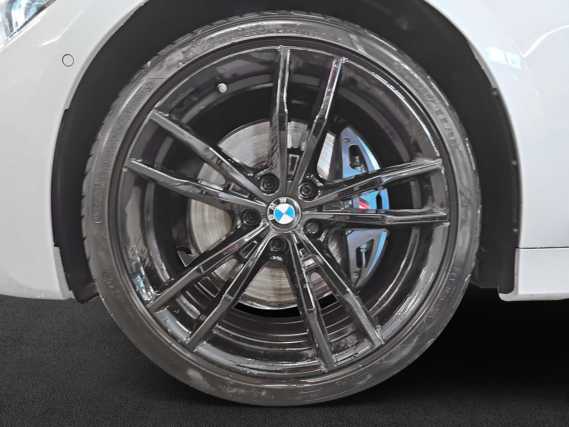 BMW 330d xDrive 48V Touring M Sport Steptronic-image-8
