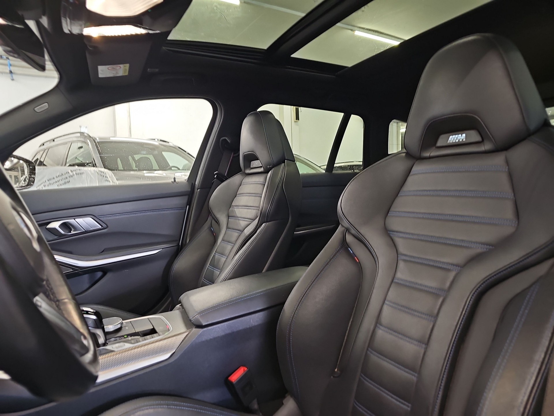BMW 330d xDrive 48V Touring M Sport Steptronic-image-9
