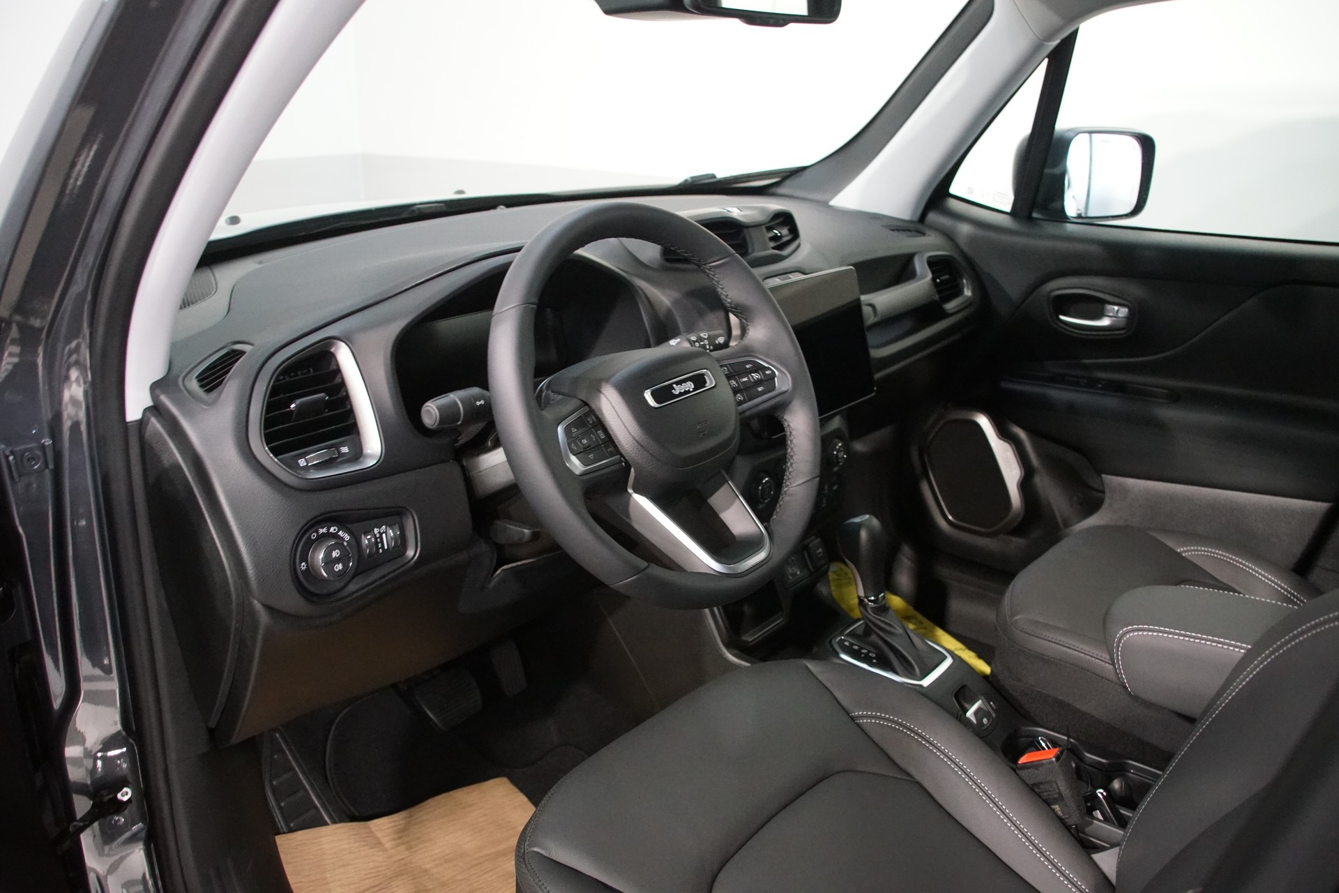 JEEP Renegade 1.5 MHEV Summit ++SWISS++-image-11