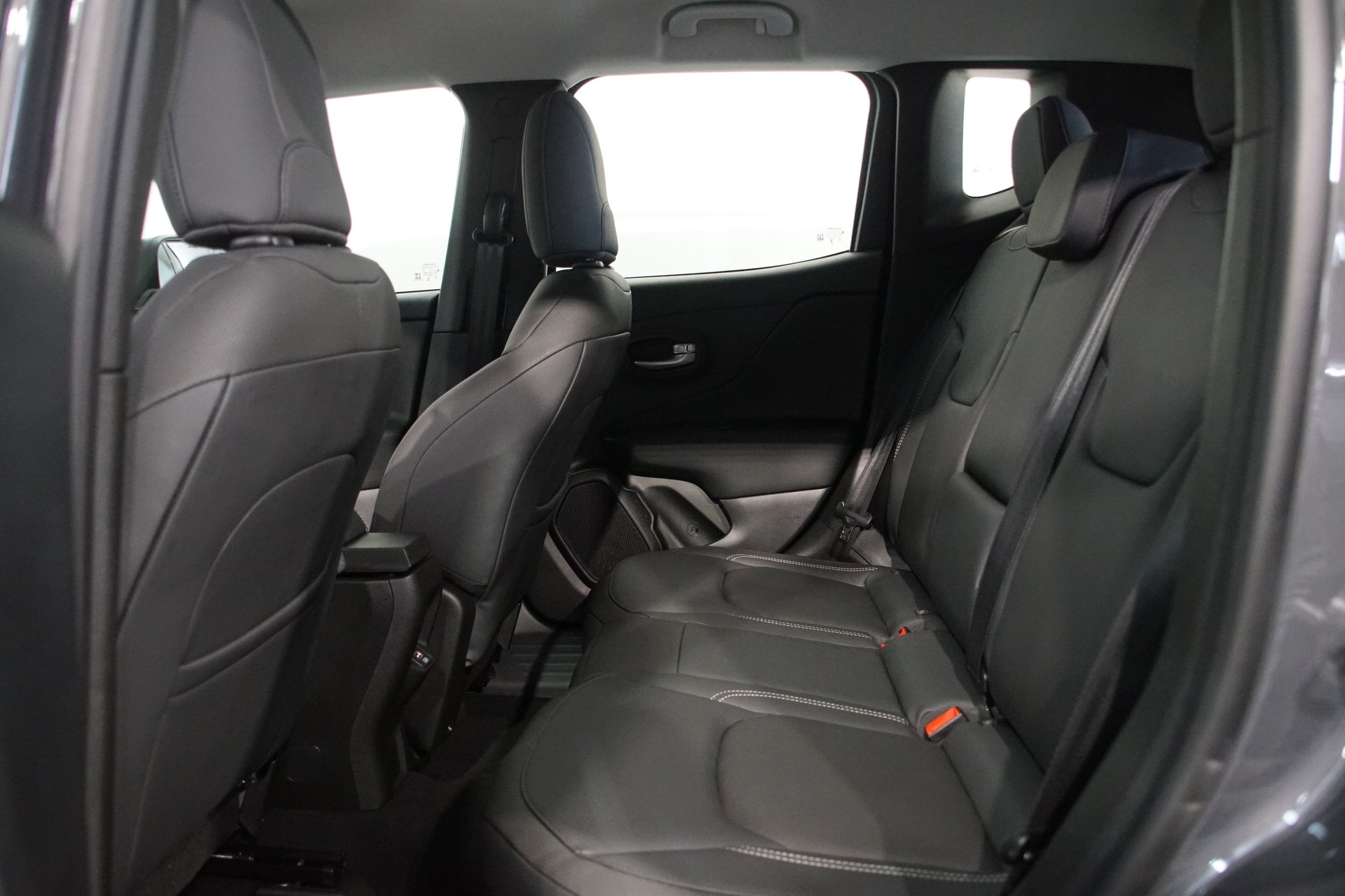 JEEP Renegade 1.5 MHEV Summit ++SWISS++-image-15
