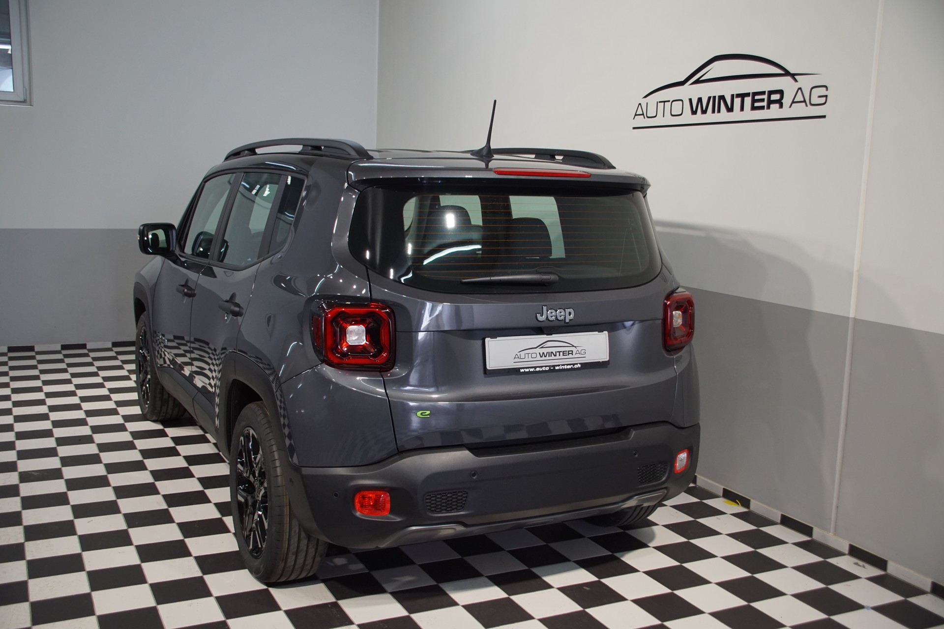 JEEP Renegade 1.5 MHEV Summit ++SWISS++-image-6