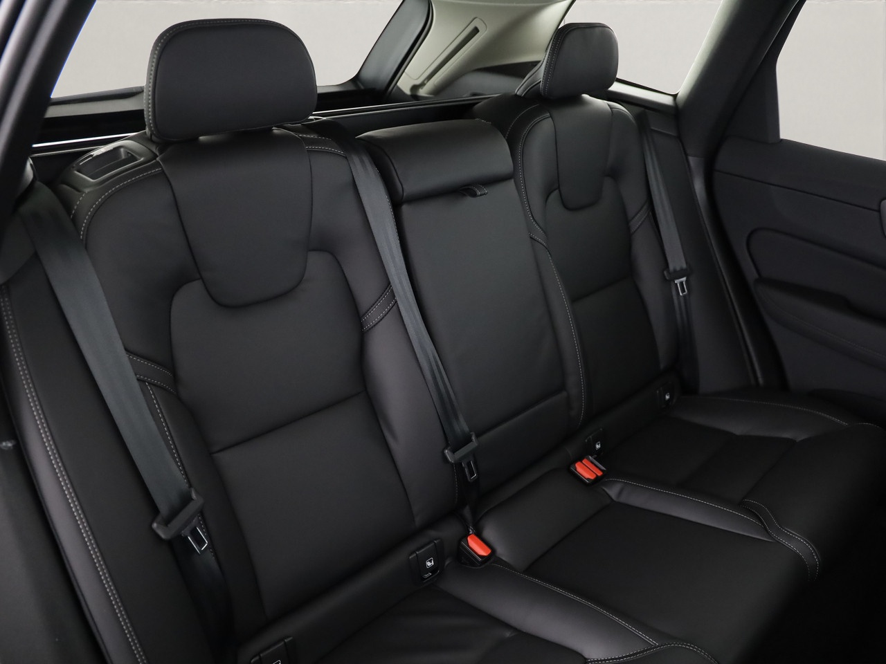 VOLVO XC60 2.0 T8 TE Ultra Dark eAWD-image-5