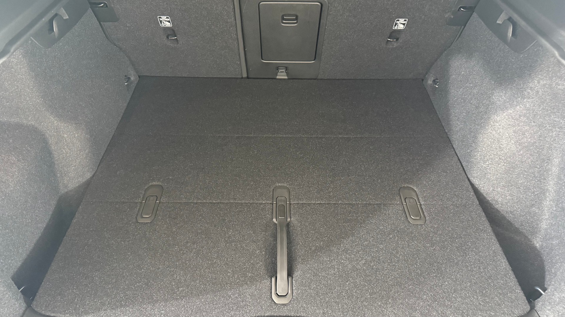 VOLVO EX40 Twin Black Edition AWD-image-6