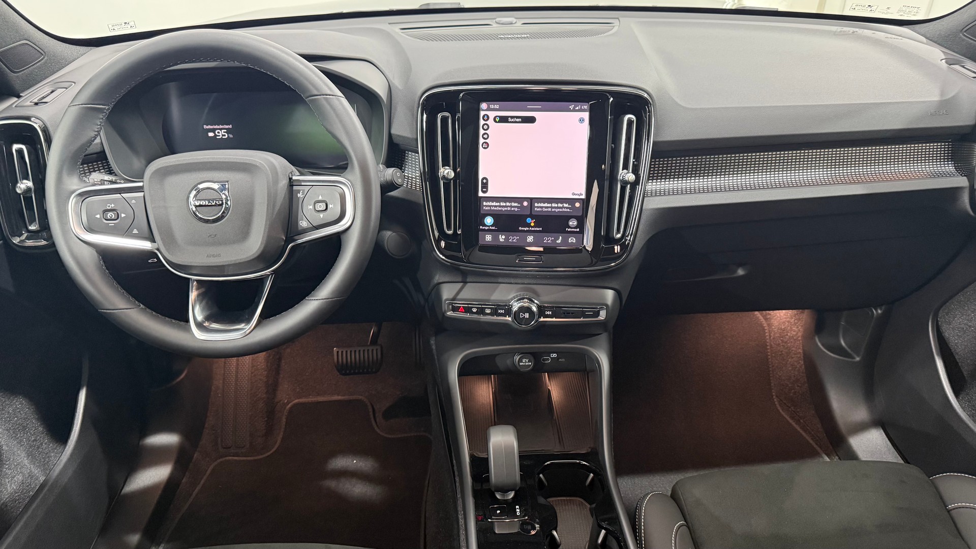 VOLVO EX40 Twin Black Edition AWD-image-4