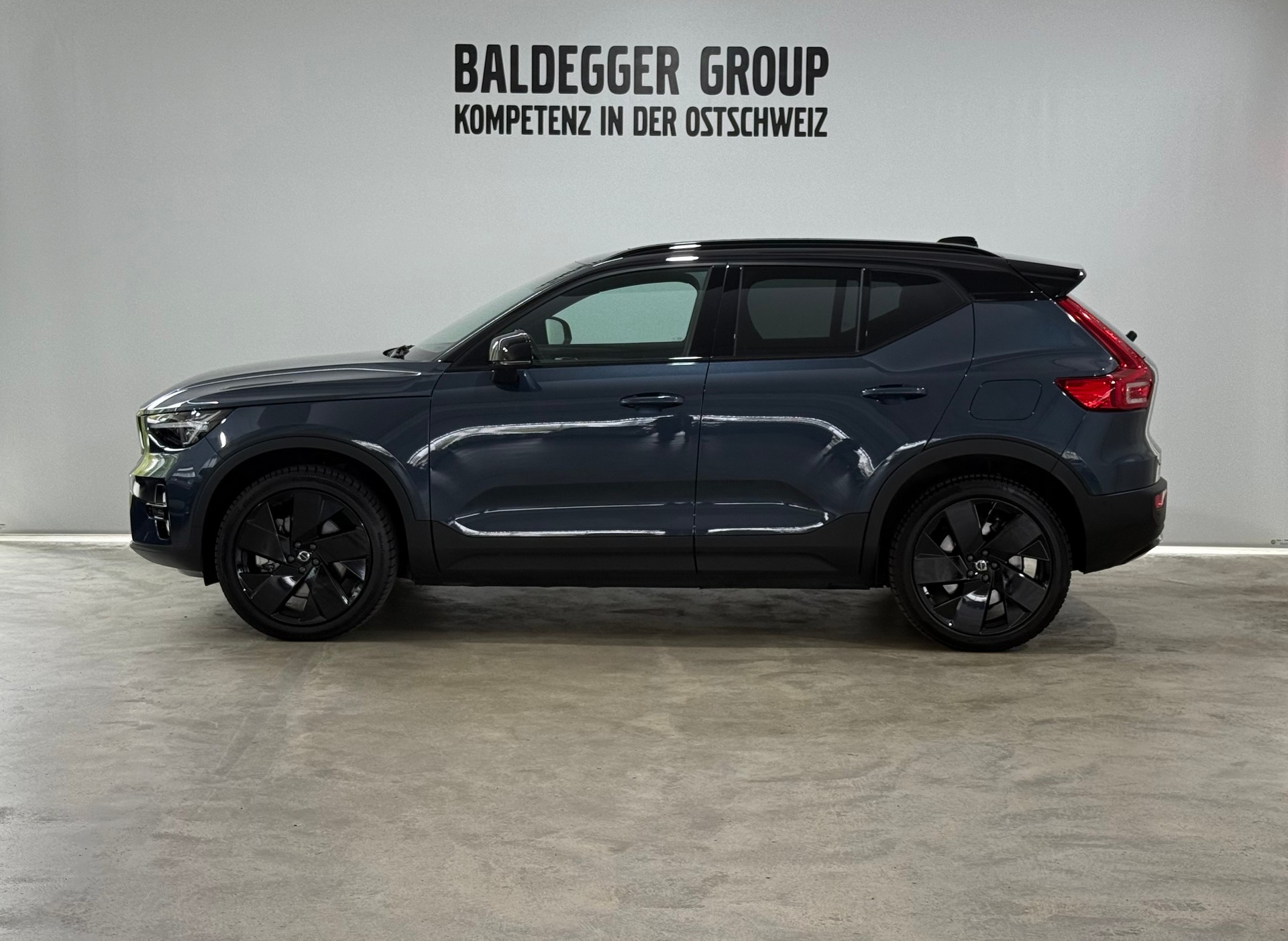 VOLVO EX40 Twin Black Edition AWD-image-1