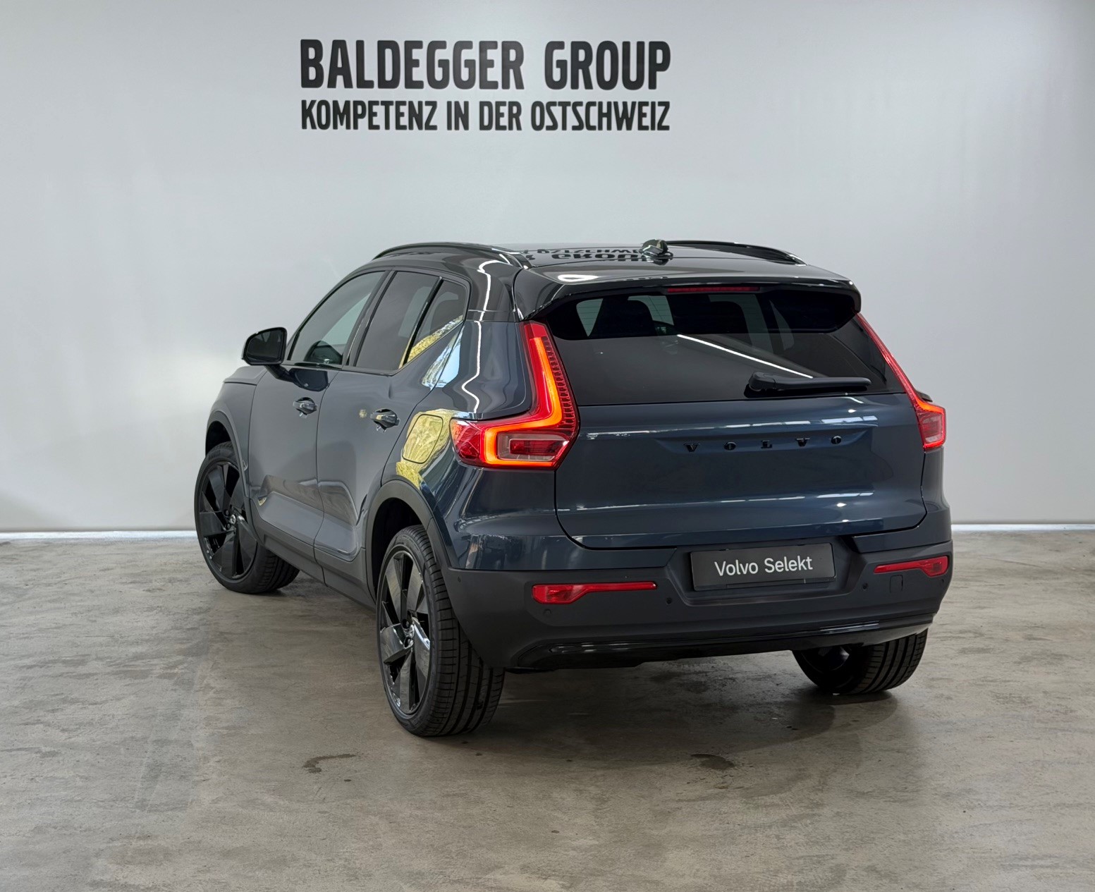 VOLVO EX40 Twin Black Edition AWD-image-1