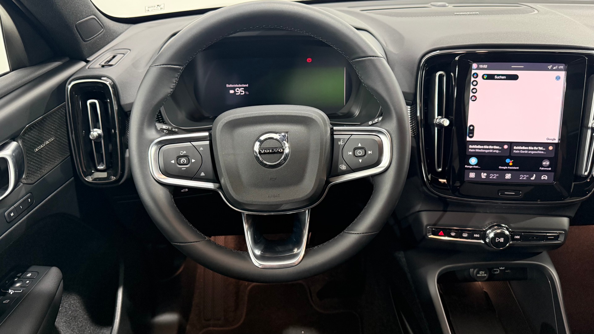 VOLVO EX40 Twin Black Edition AWD-image-12