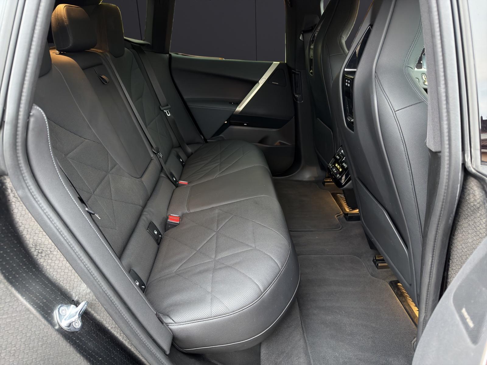 BMW iX xDrive40-image-13
