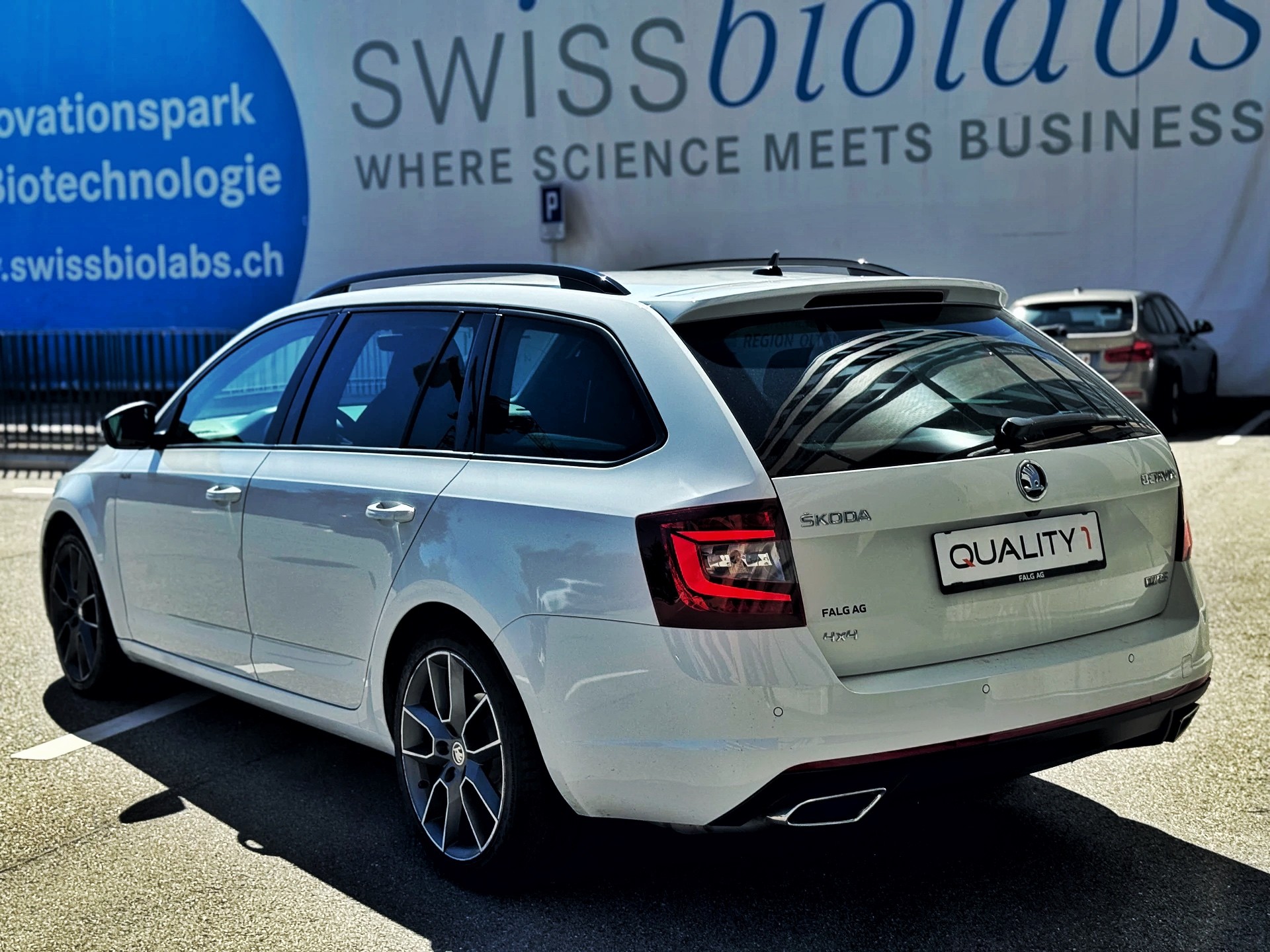 SKODA Octavia Combi 2.0 TDI RS 4x4 DSG-showroom-element-2