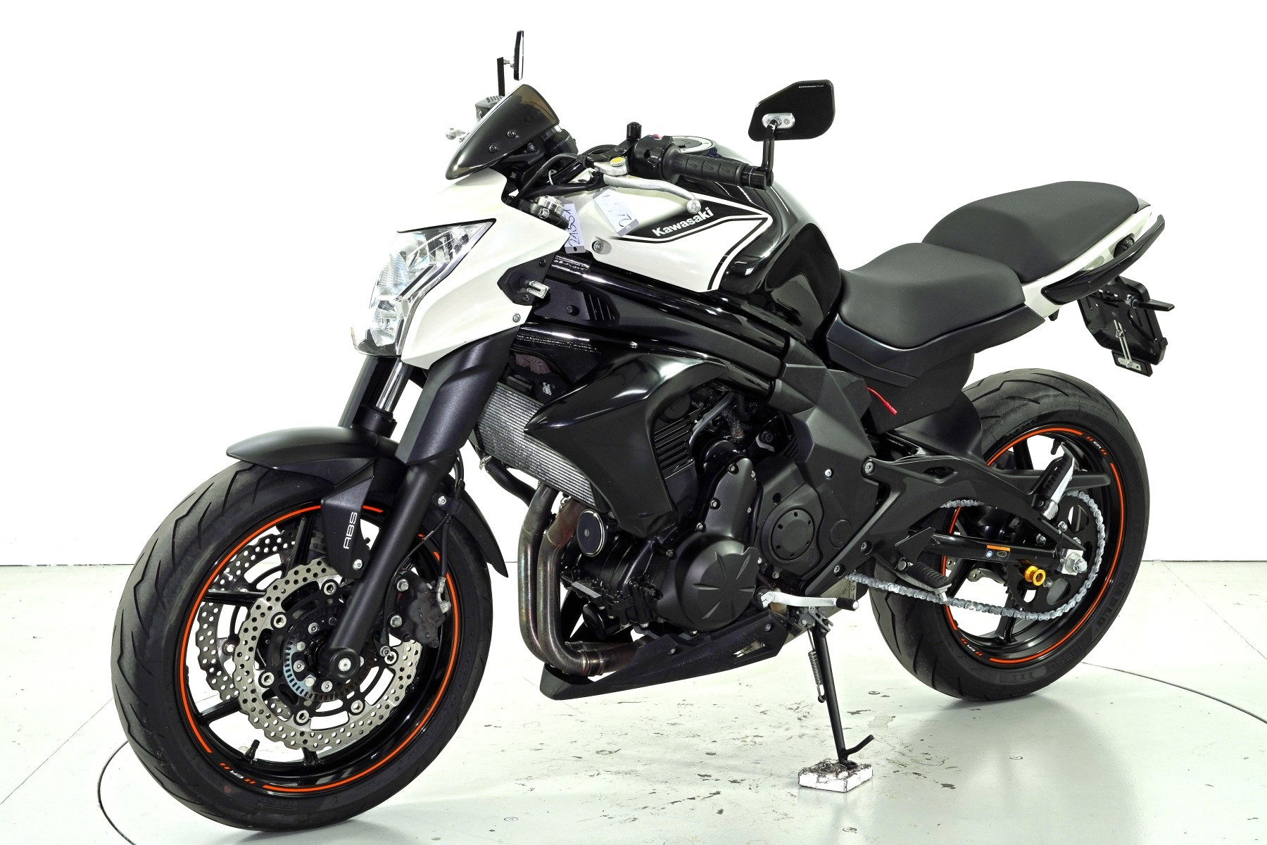 KAWASAKI ER-6n ABS-showroom-element-2