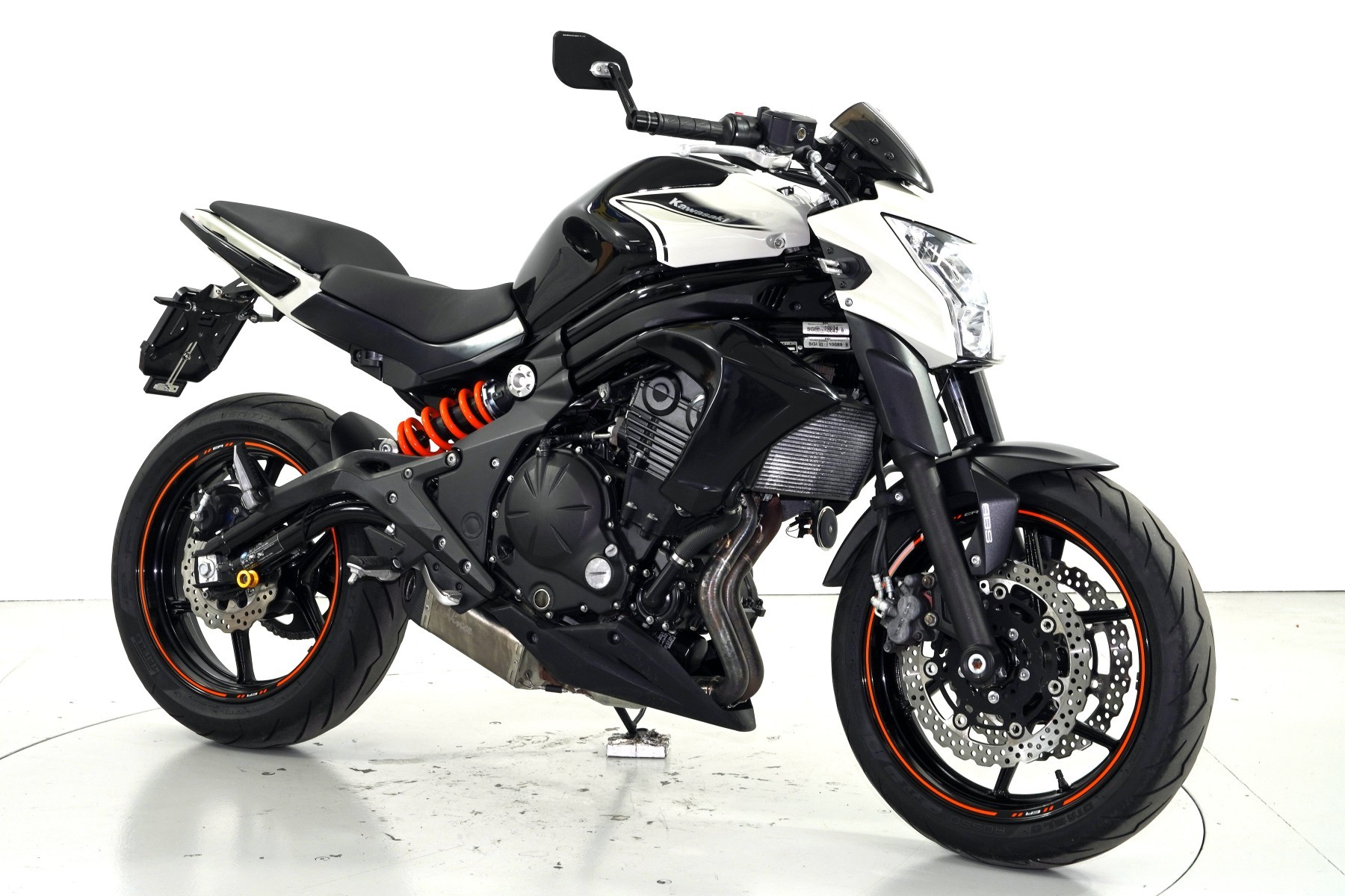 KAWASAKI ER-6n ABS-showroom-element-1