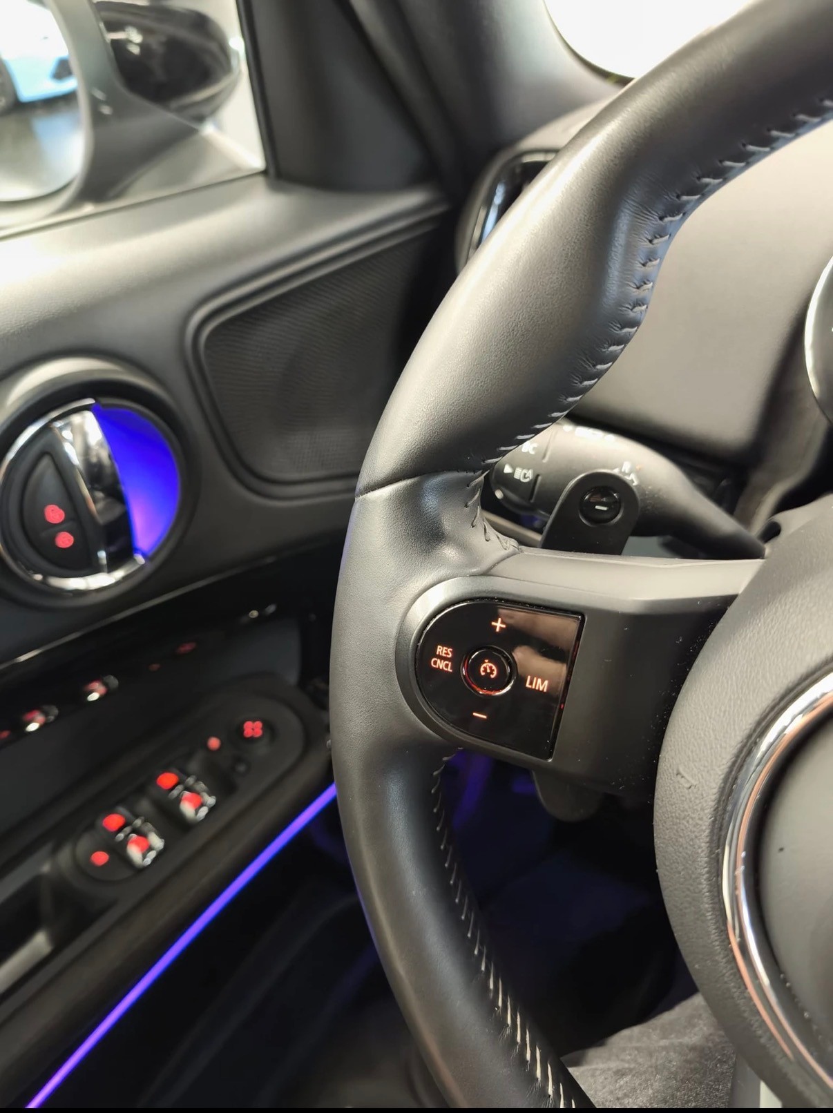 MINI Cooper S Untamed Edition ALL4 Steptronic-image-10