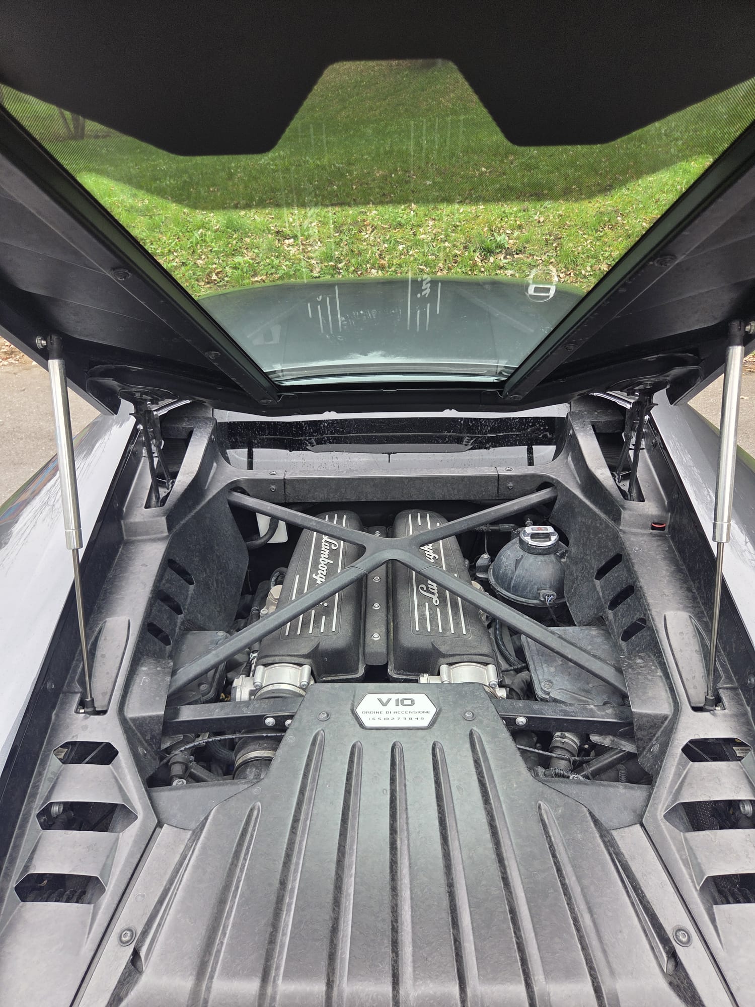 LAMBORGHINI 5.2-image-5