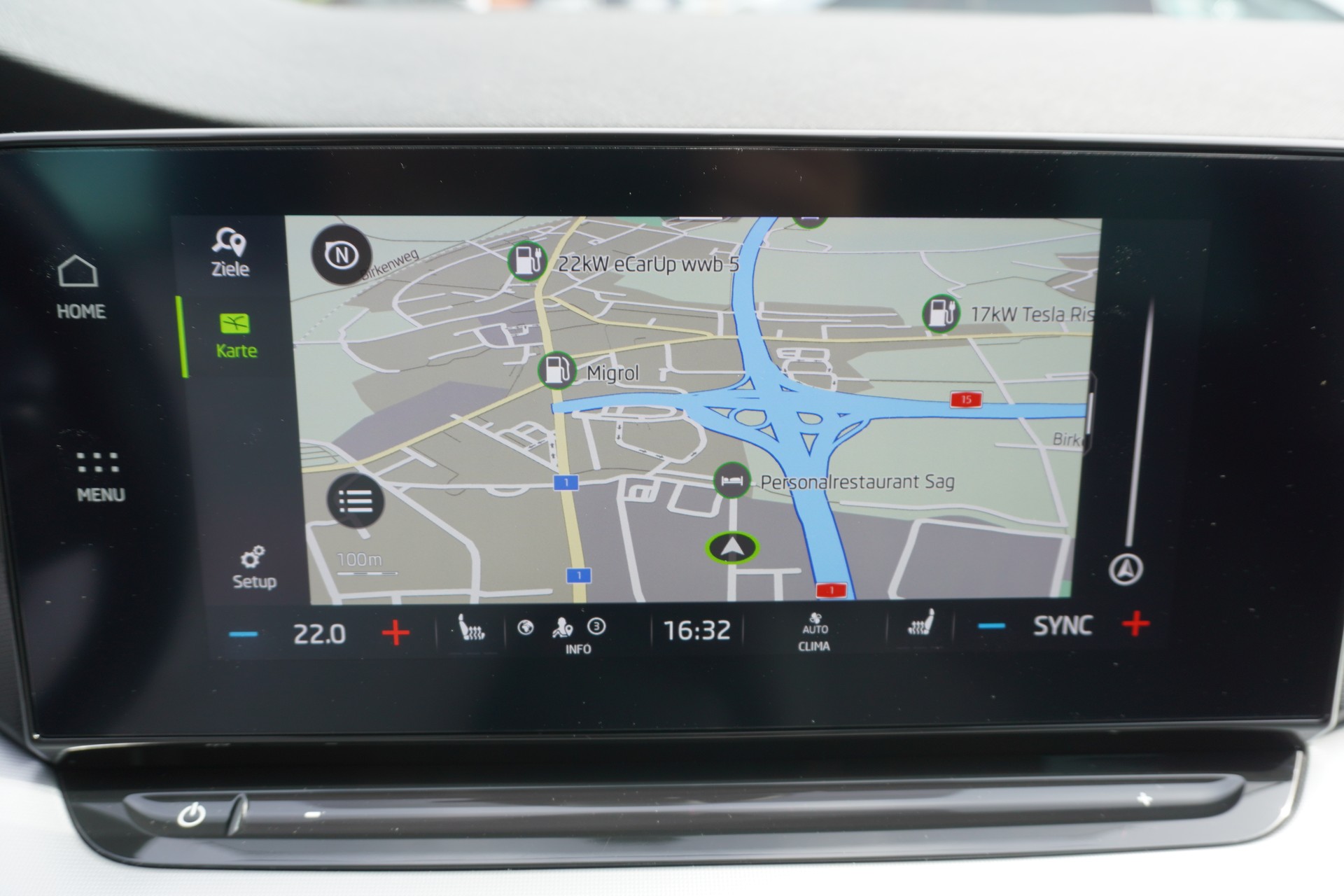 SKODA Octavia Combi 2.0 TDI DSG Ambition-image-27