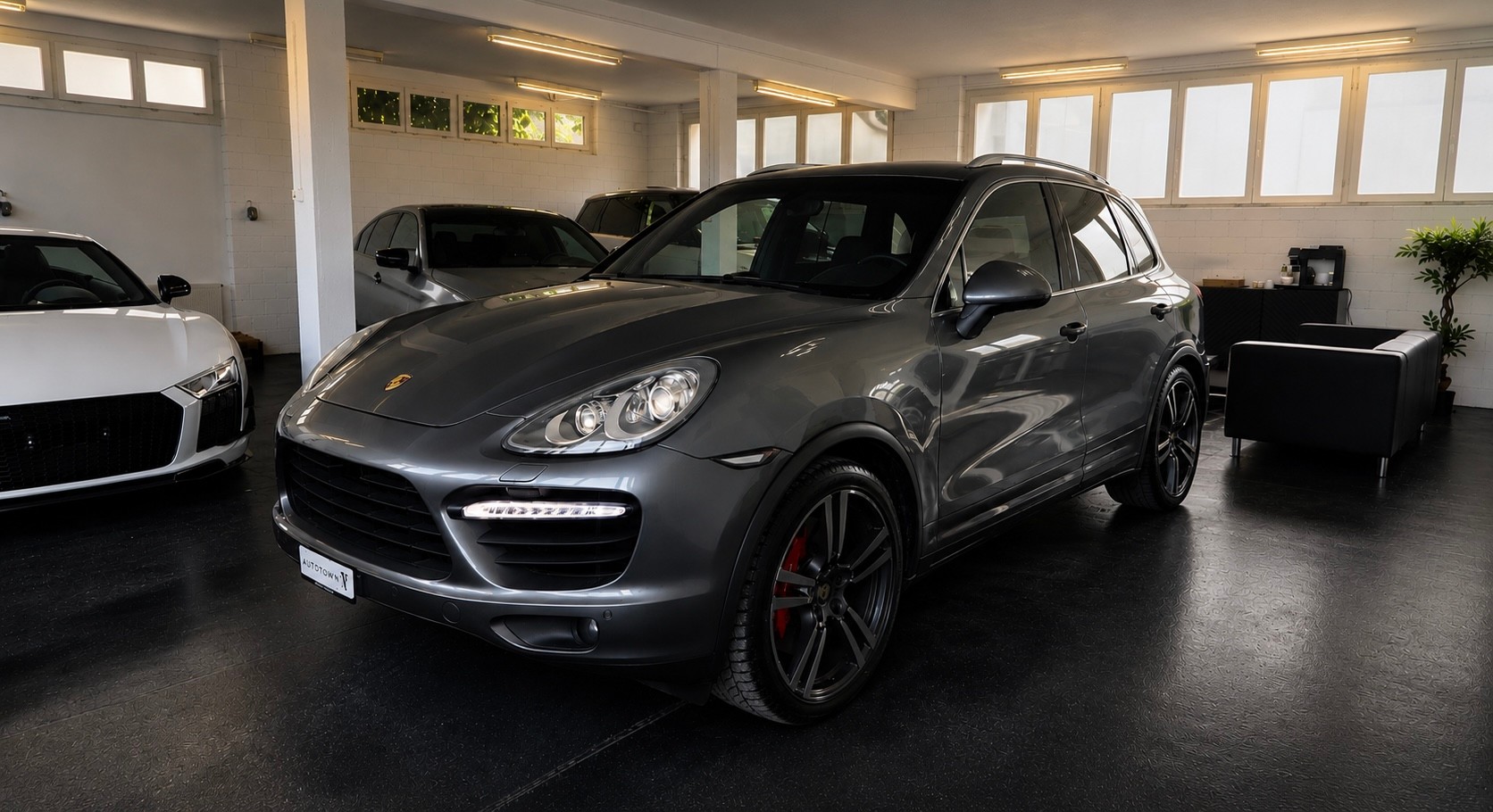 PORSCHE Cayenne 4.8 V8 Turbo TipT-image-0