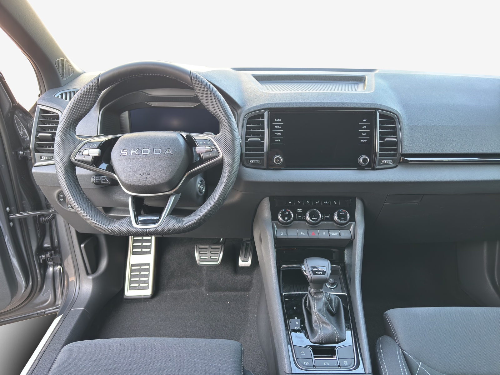 SKODA Karoq 2.0 TSI Dynamic Limited Edition 4x4 DSG-image-8