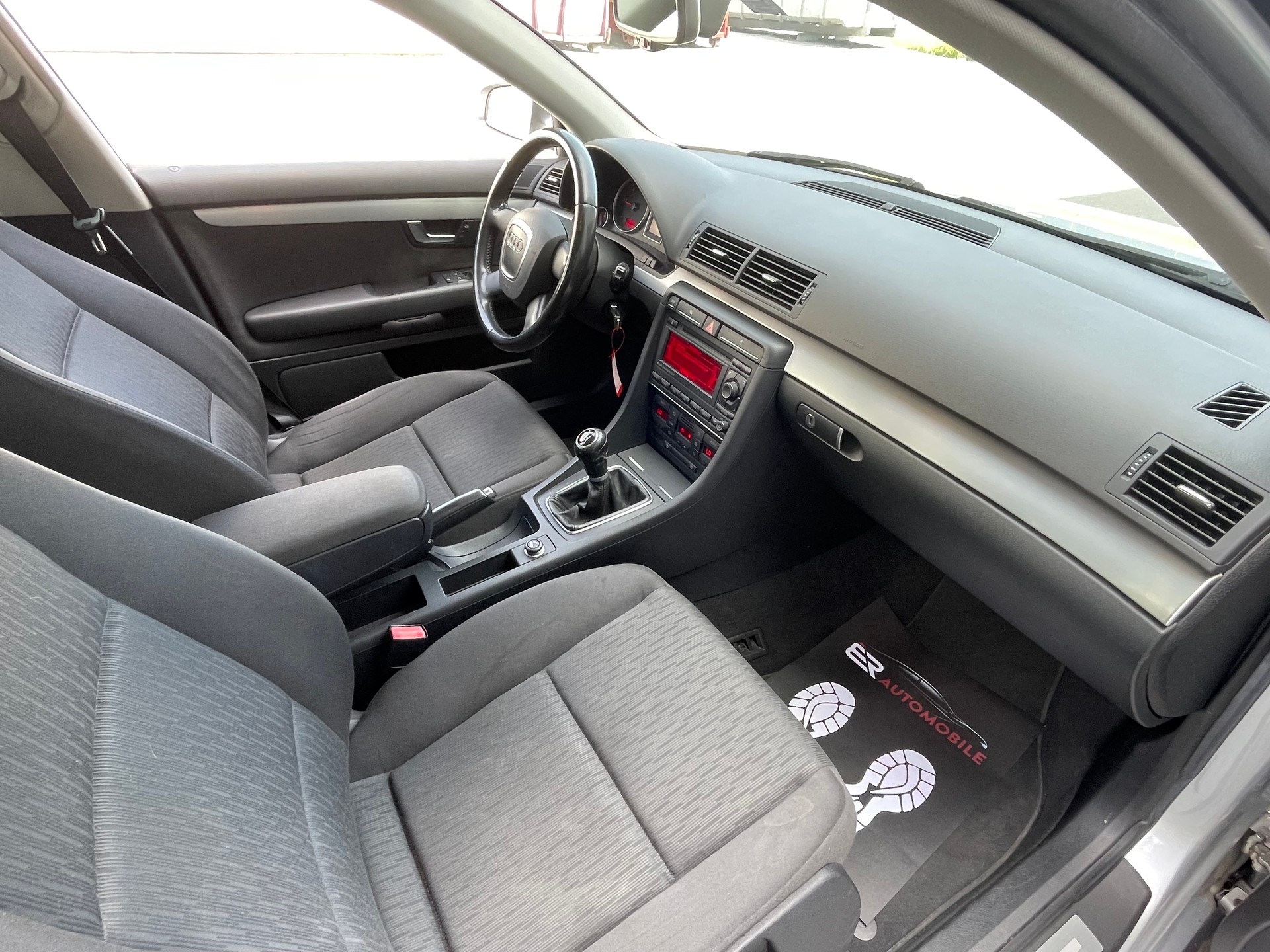 AUDI A4 Avant 1.9 TDI-image-10