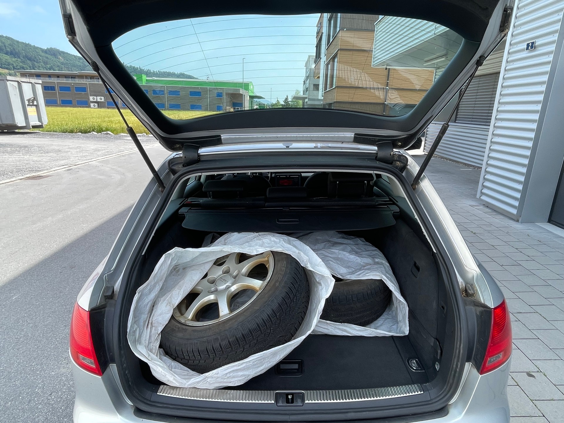 AUDI A4 Avant 1.9 TDI-image-4