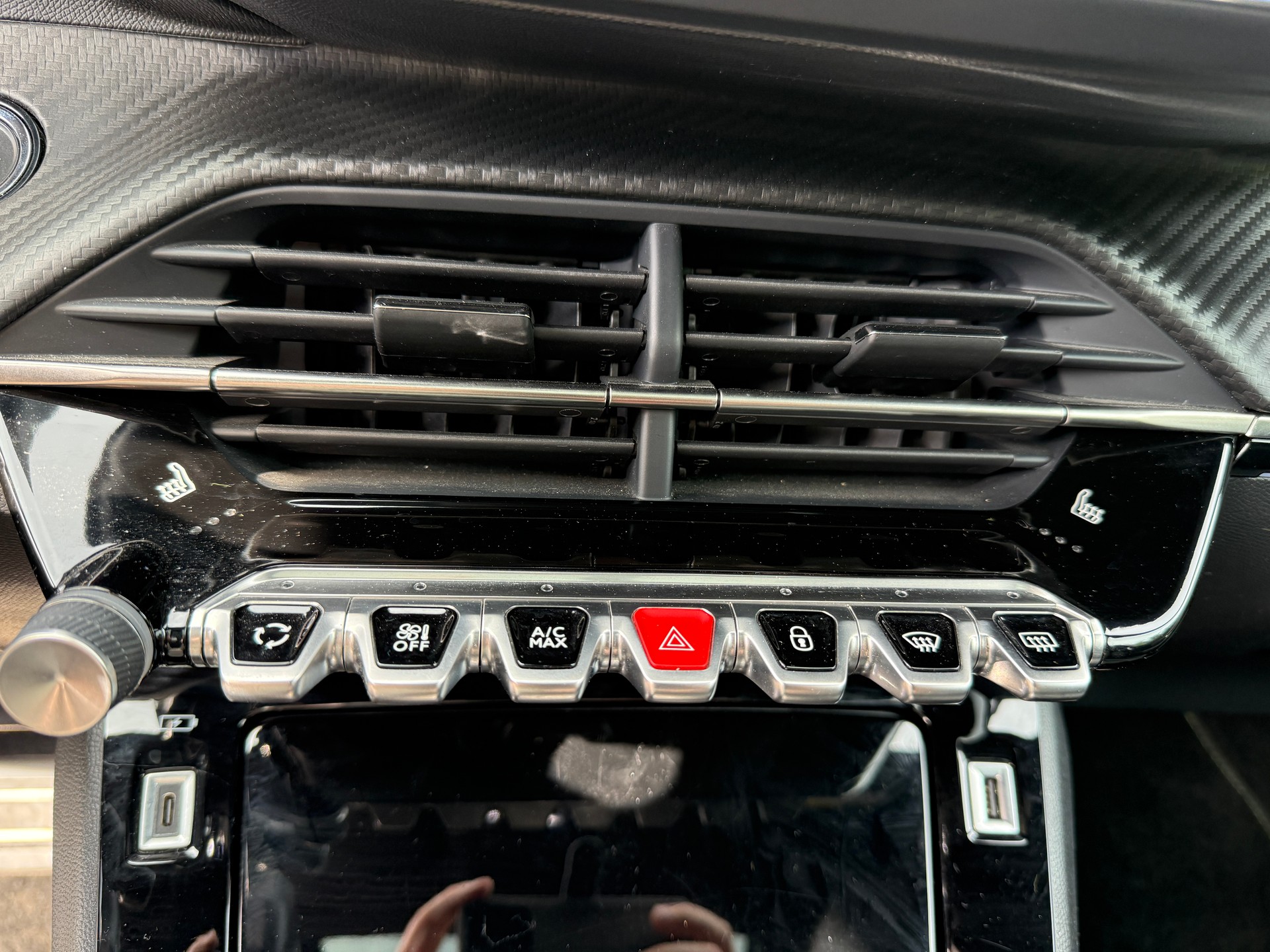 PEUGEOT 2008 1.2 PureTech GT EAT8-image-9