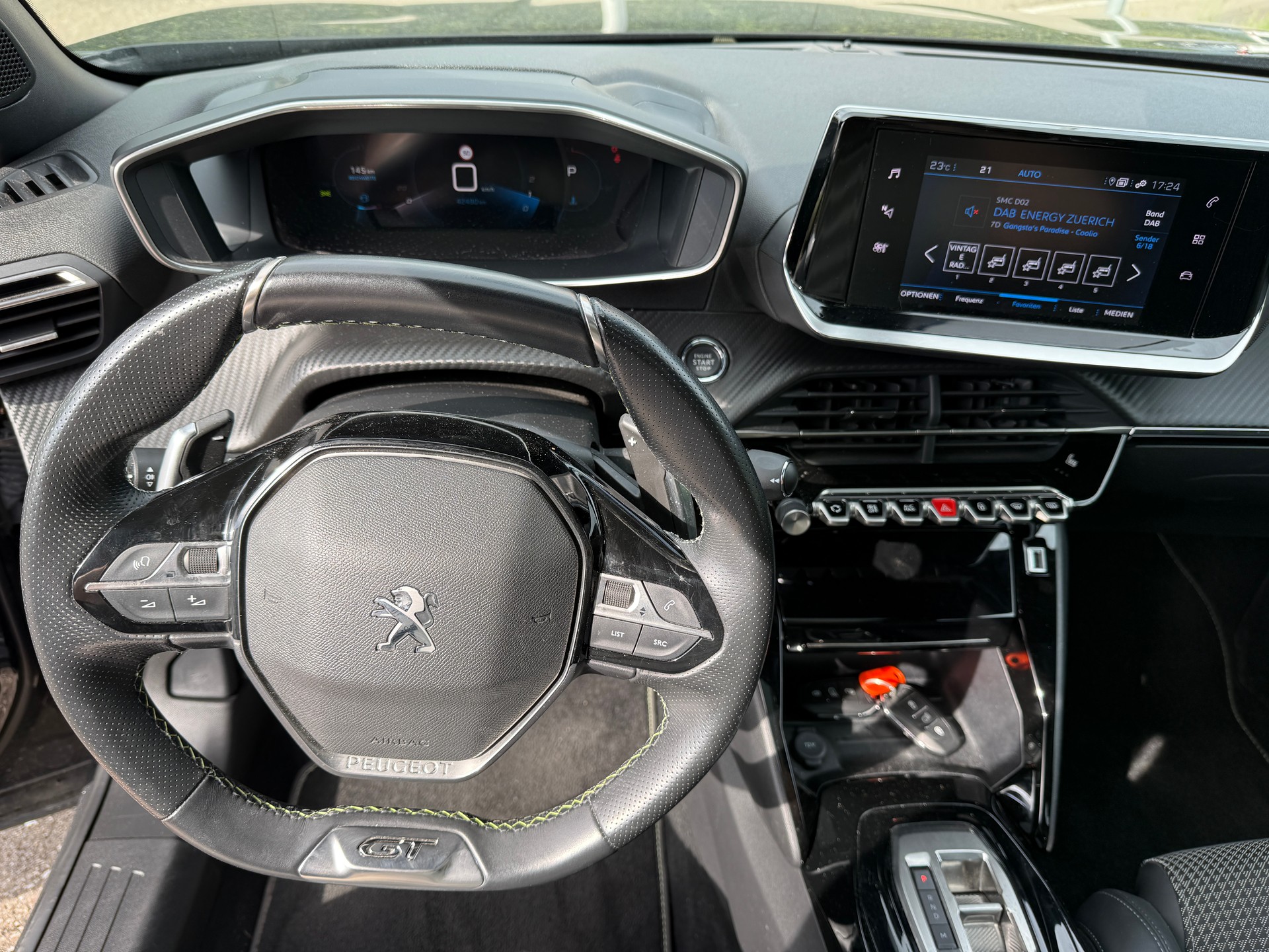 PEUGEOT 2008 1.2 PureTech GT EAT8-image-10