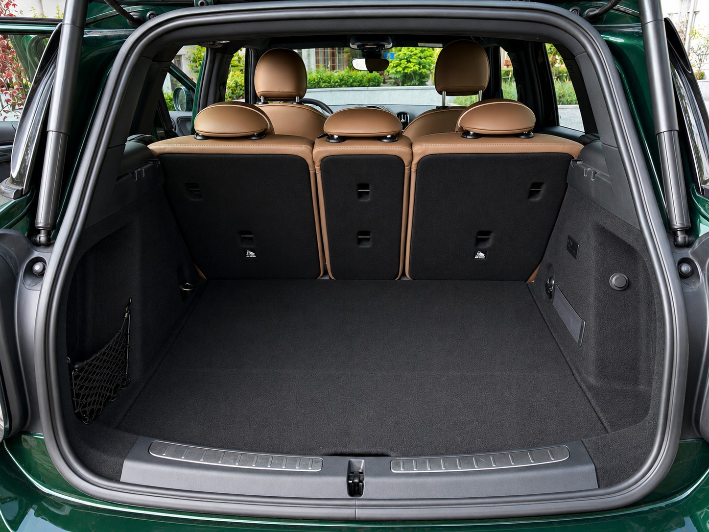 MINI 1.5i Cooper S E ALL4-image-5