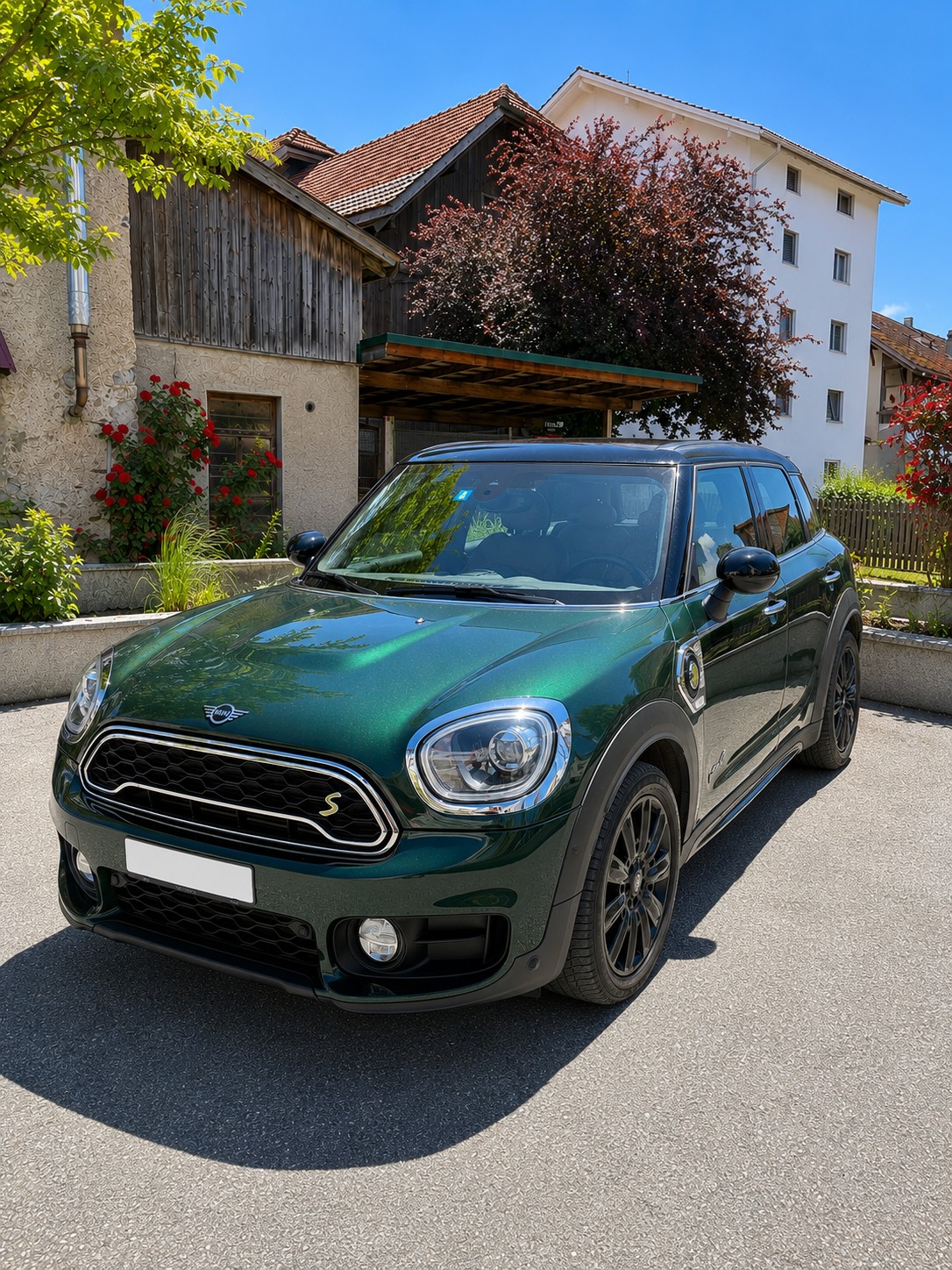 MINI 1.5i Cooper S E ALL4-image-0