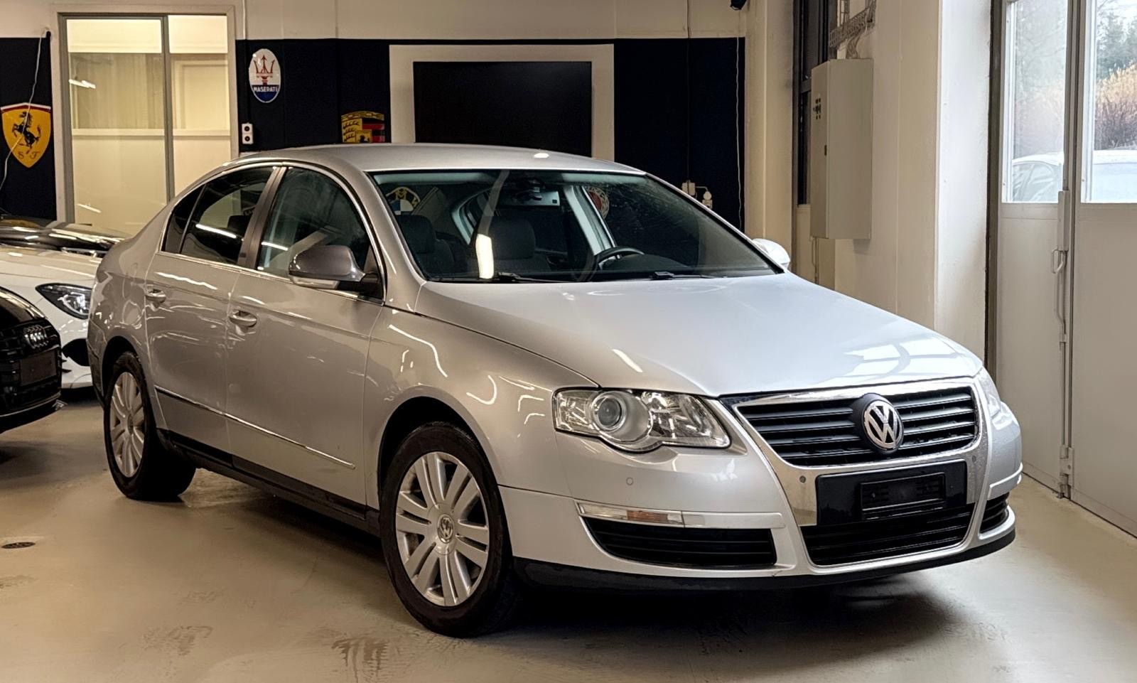 VW Passat 2.0 FSI Comfortline-image-0