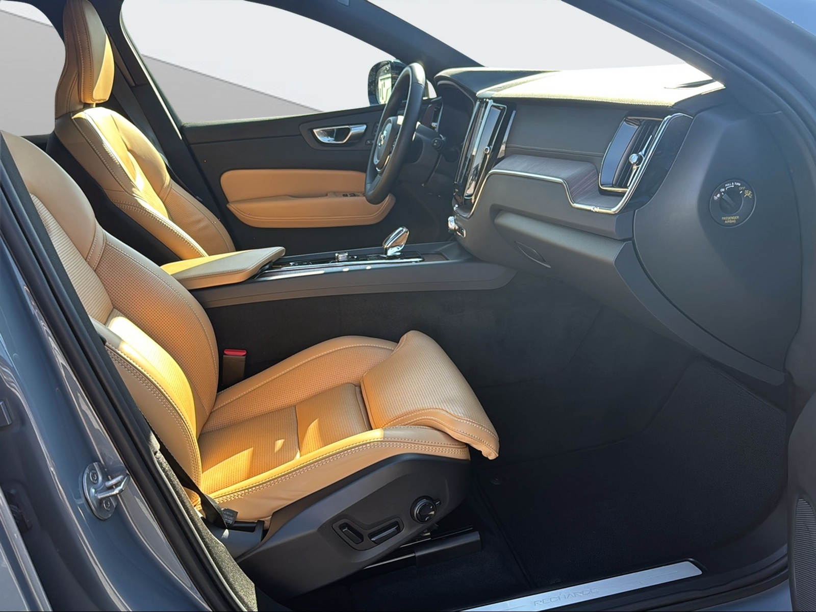VOLVO XC60 2.0 T8 TE Ultimate Dark eAWD-image-14