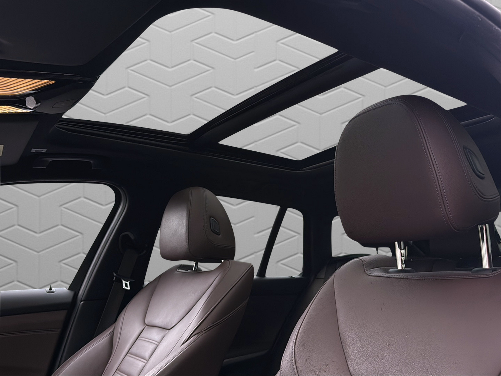 BMW 320d xDrive 48V Touring Sport Line Steptronic-image-18