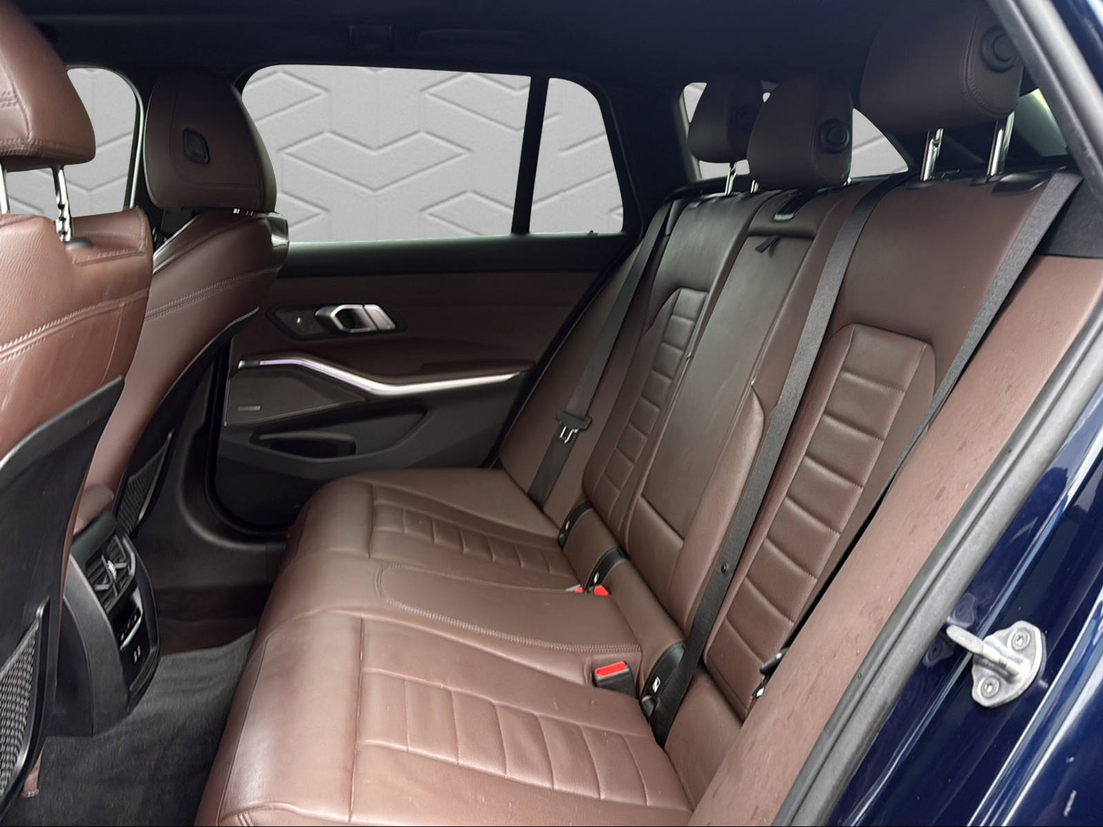 BMW 320d xDrive 48V Touring Sport Line Steptronic-image-15