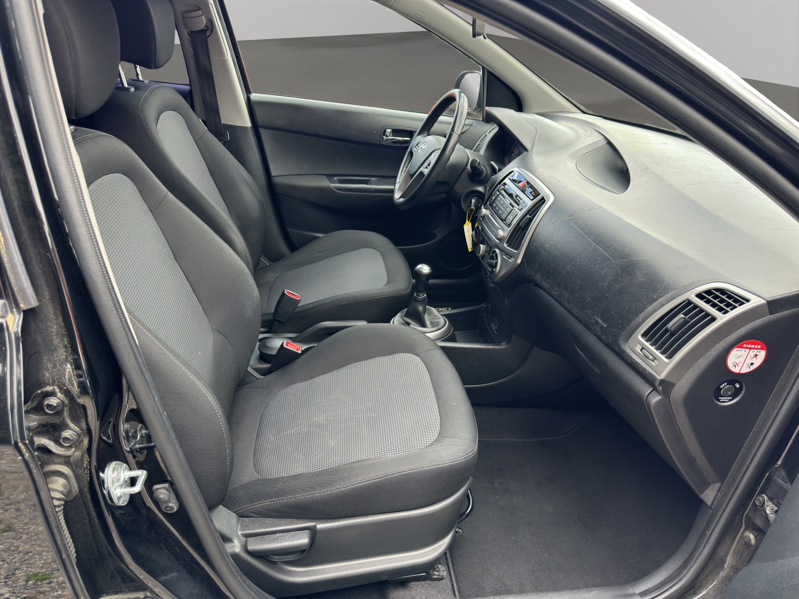 HYUNDAI i20 1.2 Comfort-image-10