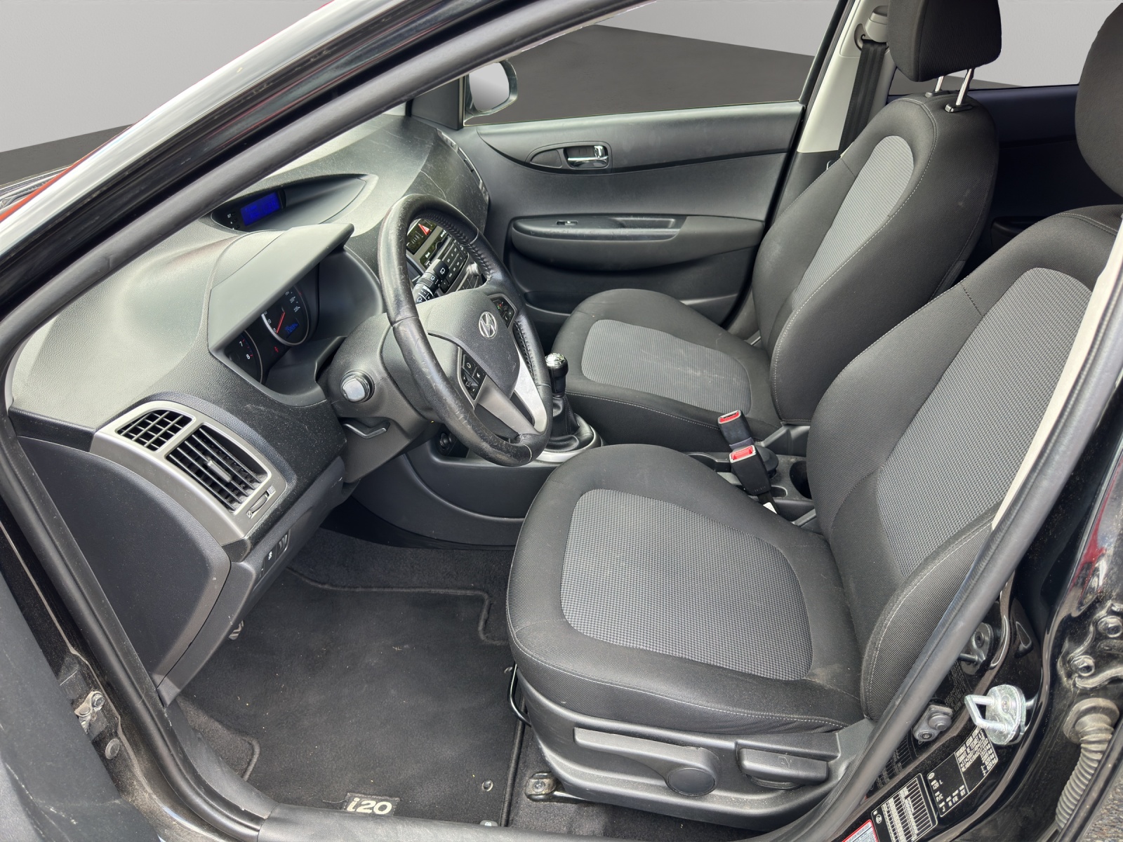 HYUNDAI i20 1.2 Comfort-image-8